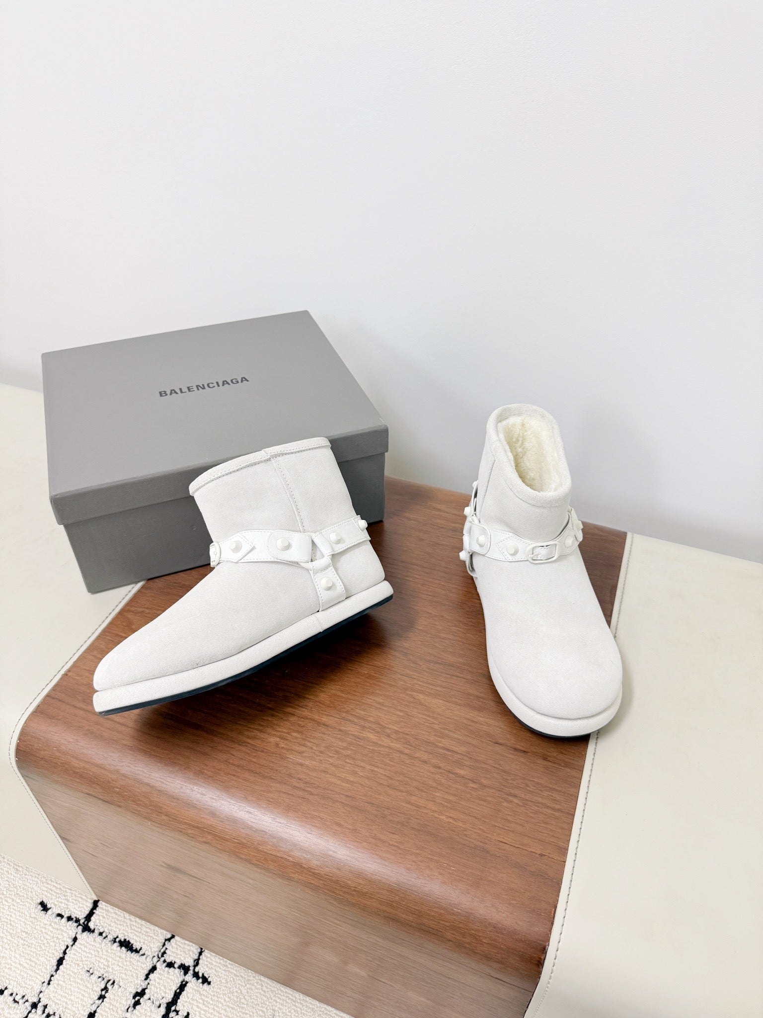 BALENCIAGA 25S ALASKA ANKLE BOOTS IN WHITE SUEDE AND LAMBSKIN