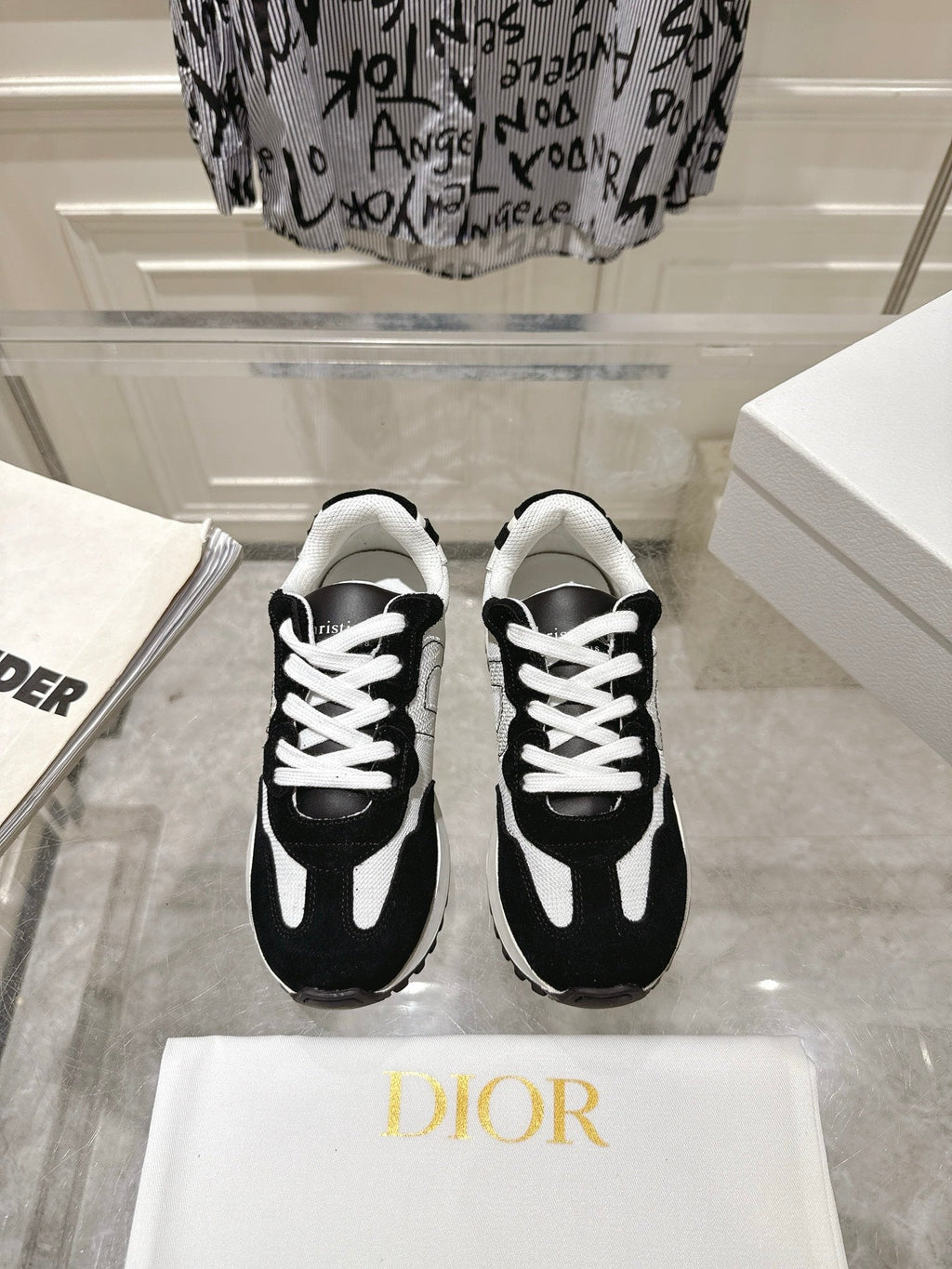 DIOR 25S C'EST DIOR SNEAKER IN WHITE BLACK CALFSKIN AND SUEDE
