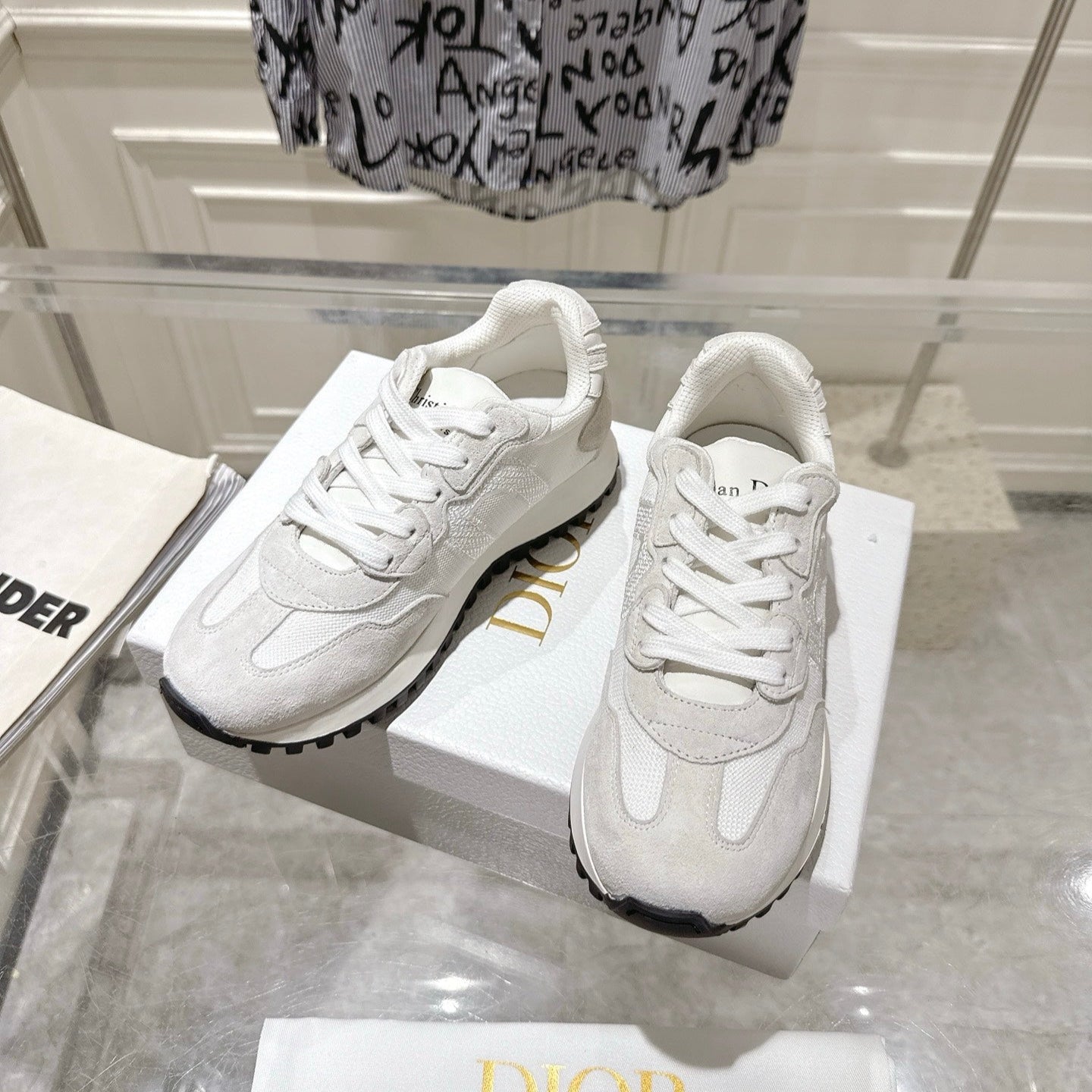 DIOR 25S C'EST DIOR SNEAKER IN WHITE LIGHT GRAY CALFSKIN AND SUEDE