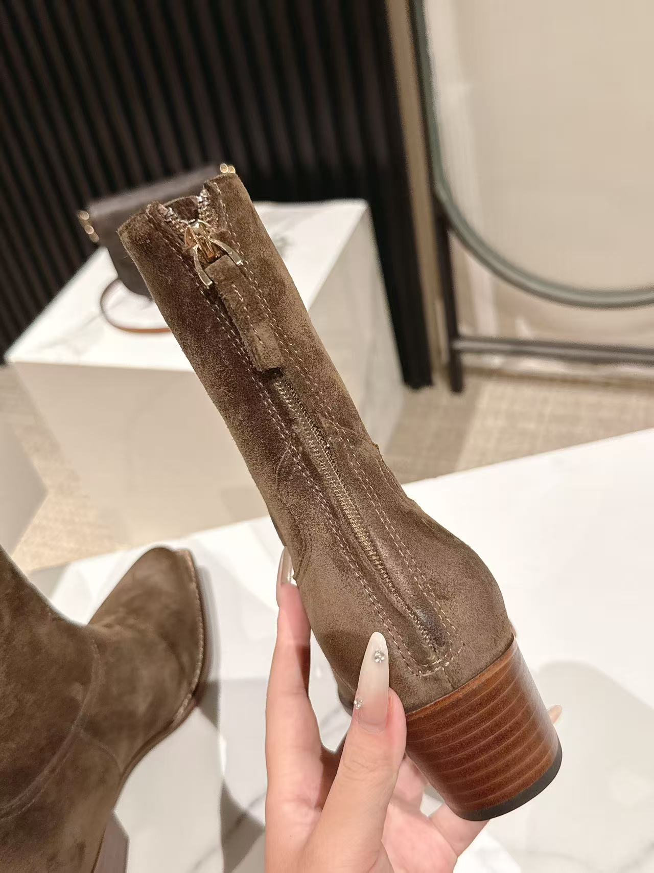 CELINE 25S CHELSEA BOOTS CLASSIC 45MM IN DARK BROWN SUEDE