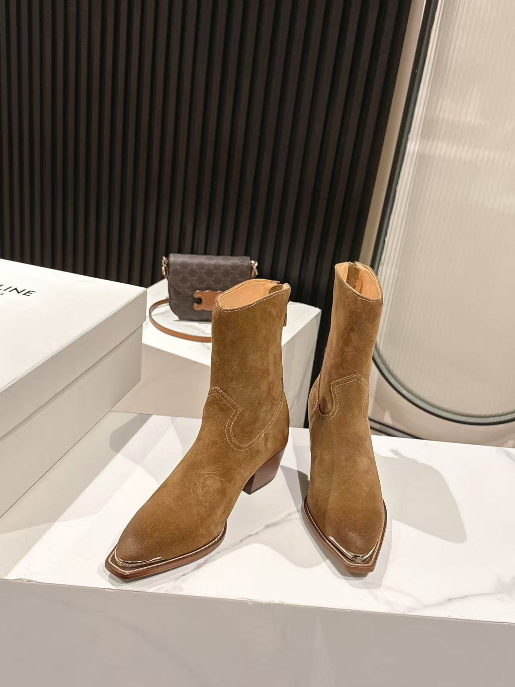 CELINE 25S CHELSEA BOOTS CLASSIC 45MM IN BROWN SUEDE