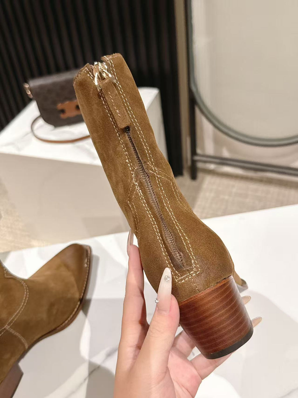 CELINE 25S CHELSEA BOOTS CLASSIC 45MM IN BROWN SUEDE