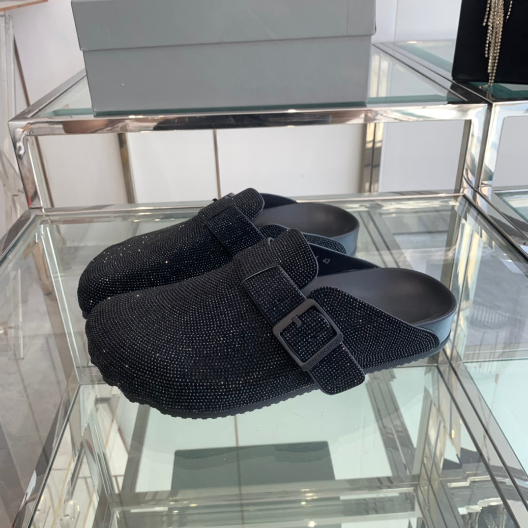 BIRKENSTOCK CLOG ATTACHED RHINESTONES IN BLACK CALFSKIN