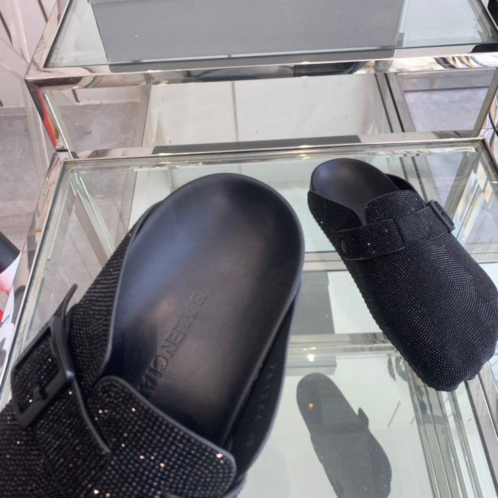 BIRKENSTOCK CLOG ATTACHED RHINESTONES IN BLACK CALFSKIN