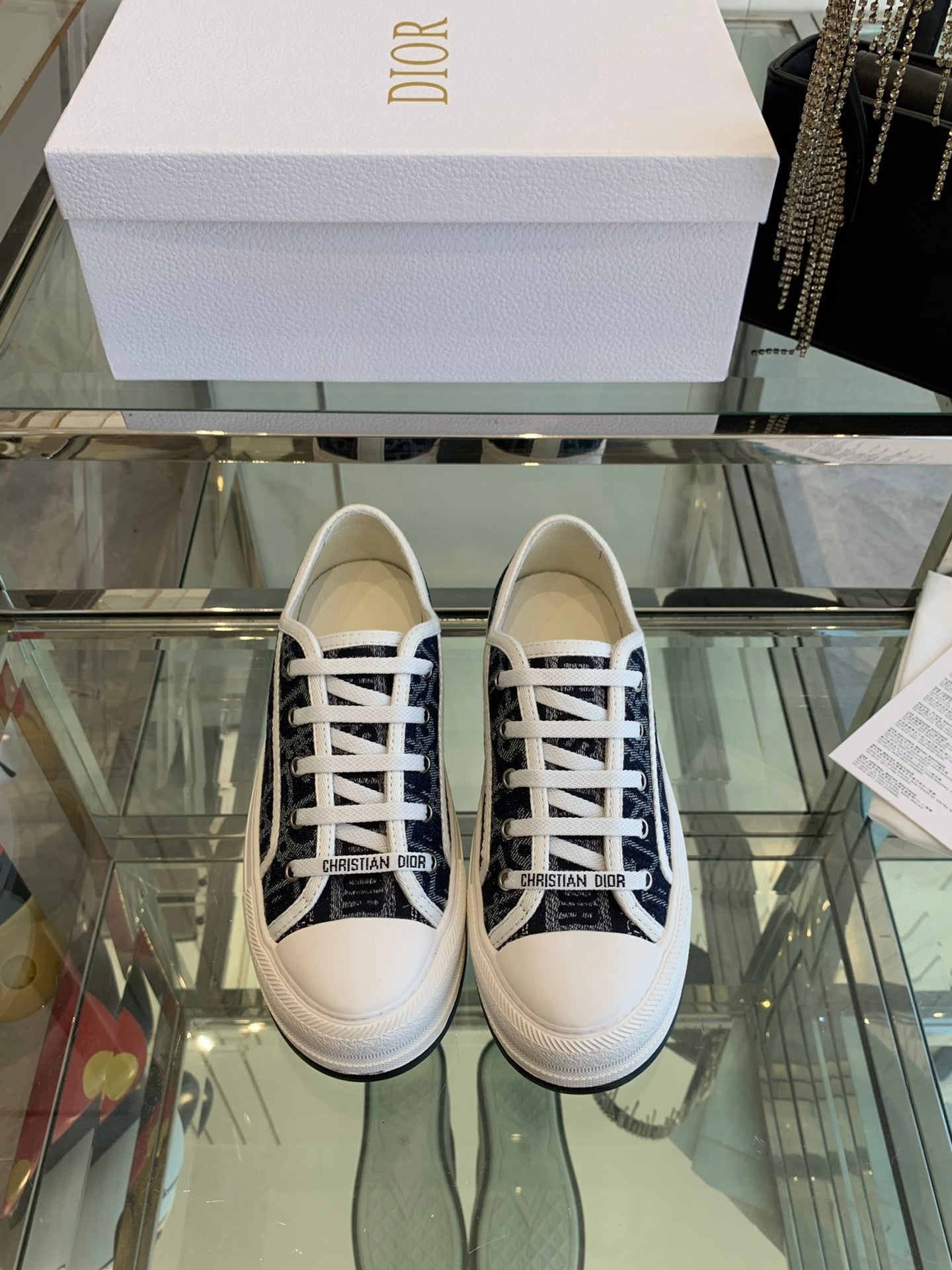 WALK'N PLATFORM SNEAKER IN IN NAVY BLUE EMBROIDERY ICONIC PATTERNS FABRIC