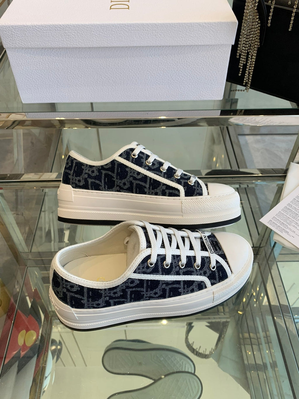 WALK'N PLATFORM SNEAKER IN IN NAVY BLUE EMBROIDERY ICONIC PATTERNS FABRIC