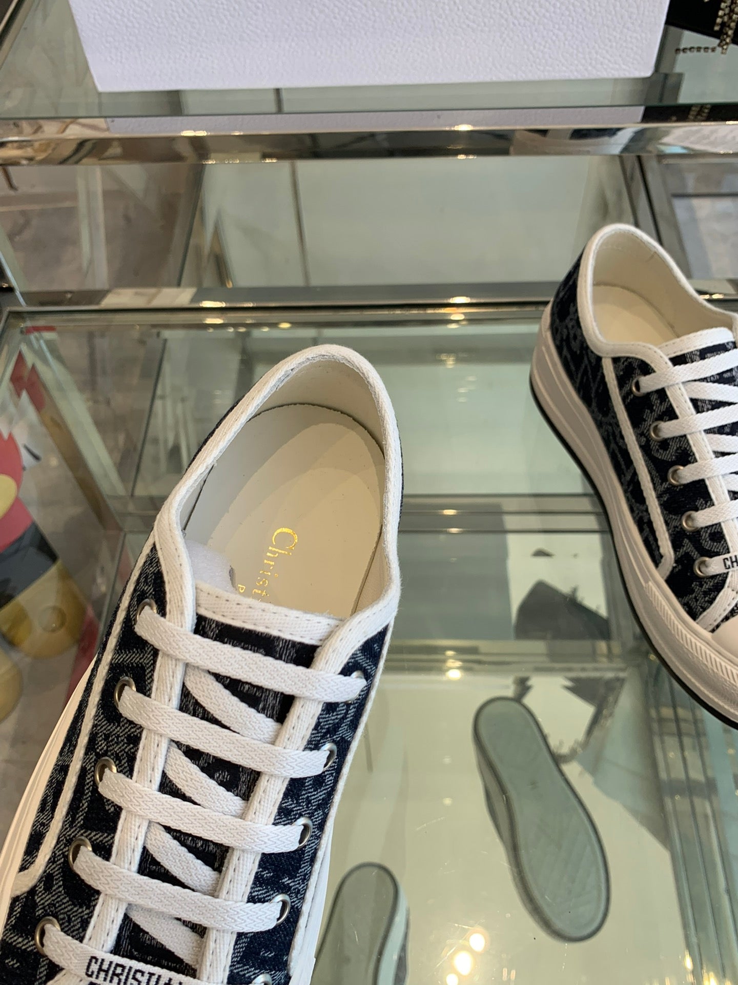 WALK'N PLATFORM SNEAKER IN IN NAVY BLUE EMBROIDERY ICONIC PATTERNS FABRIC