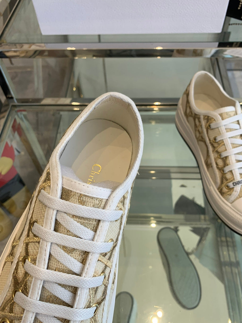 WALK'N PLATFORM SNEAKER IN BEIGE-GOLD TONE EMBROIDERED FABRIC