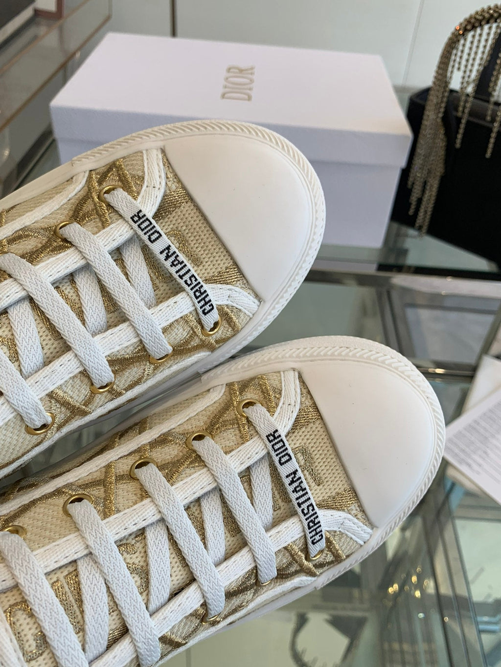 WALK'N PLATFORM SNEAKER IN BEIGE-GOLD TONE EMBROIDERED FABRIC