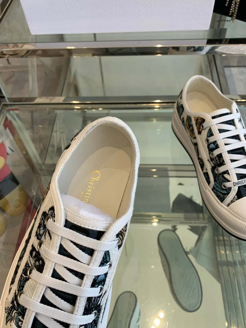 WALK'N PLATFORM SNEAKER IN COLORFUL EMBROIDERED FABRIC