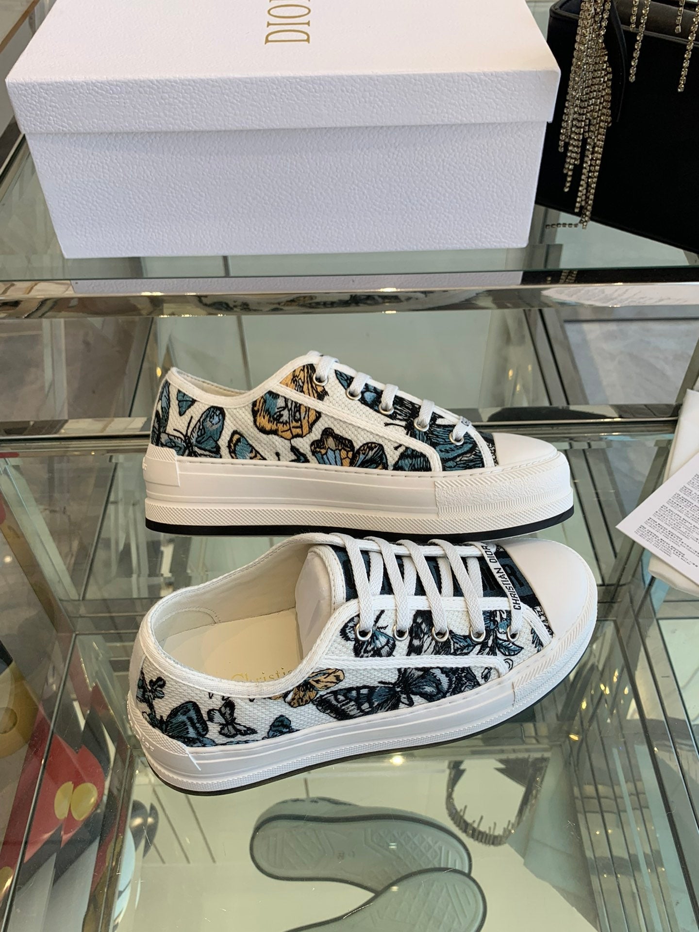 WALK'N PLATFORM SNEAKER IN COLORFUL EMBROIDERED FABRIC