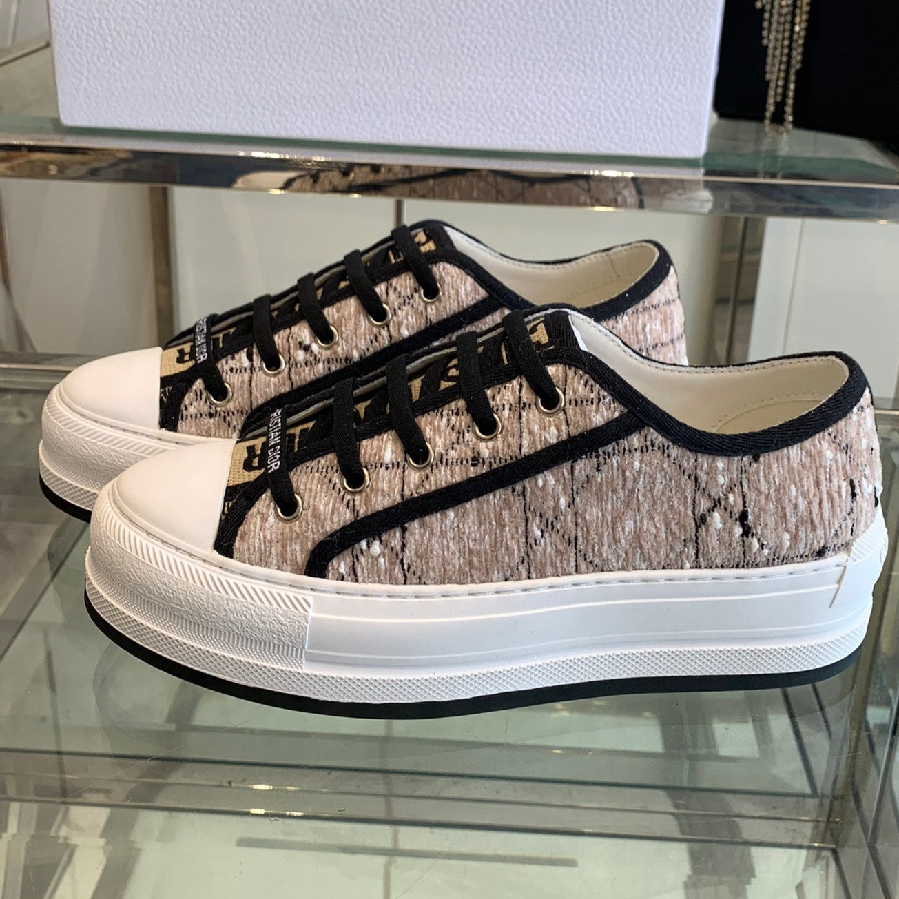 WALK'N PLATFORM SNEAKER BEIGE AND BLACK CANNAGE TWEED