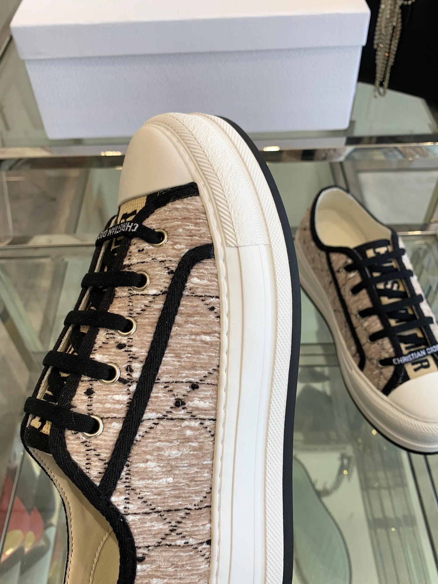 WALK'N PLATFORM SNEAKER BEIGE AND BLACK CANNAGE TWEED