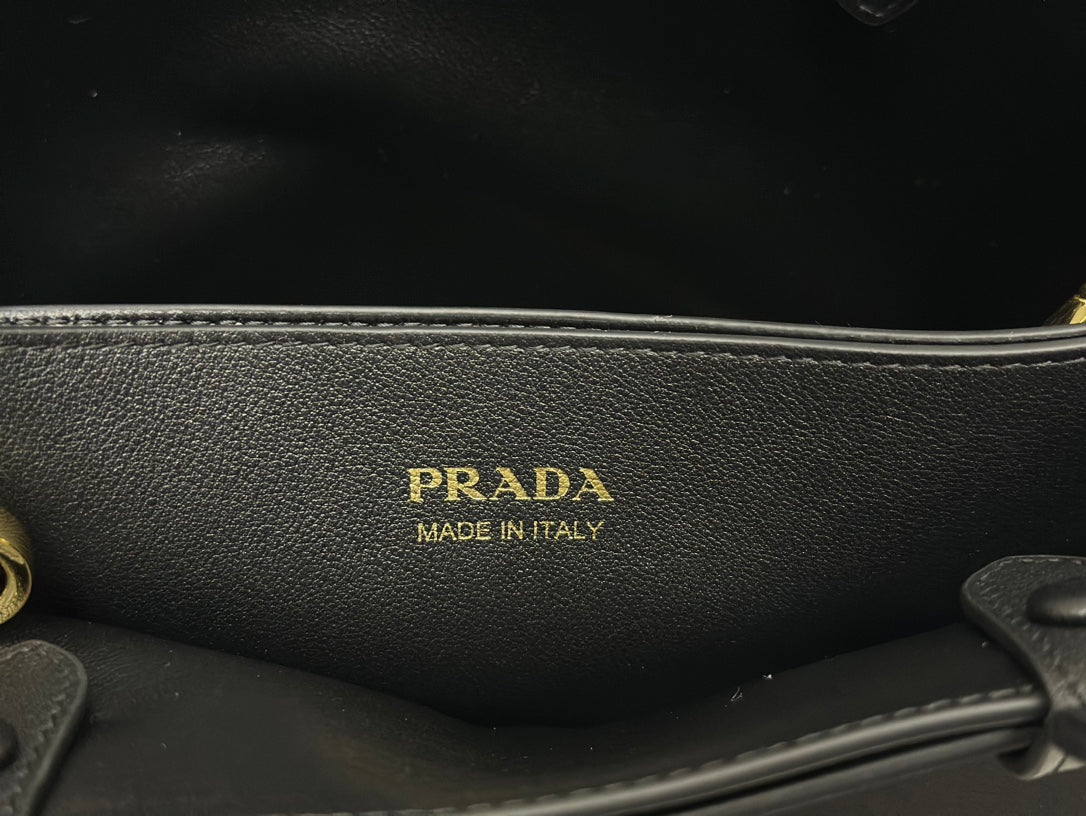 PRADA 25S BUCKLE MEDIUM HANDBAG 28 IN BLACK CALFSKIN GOLD HARDWARE