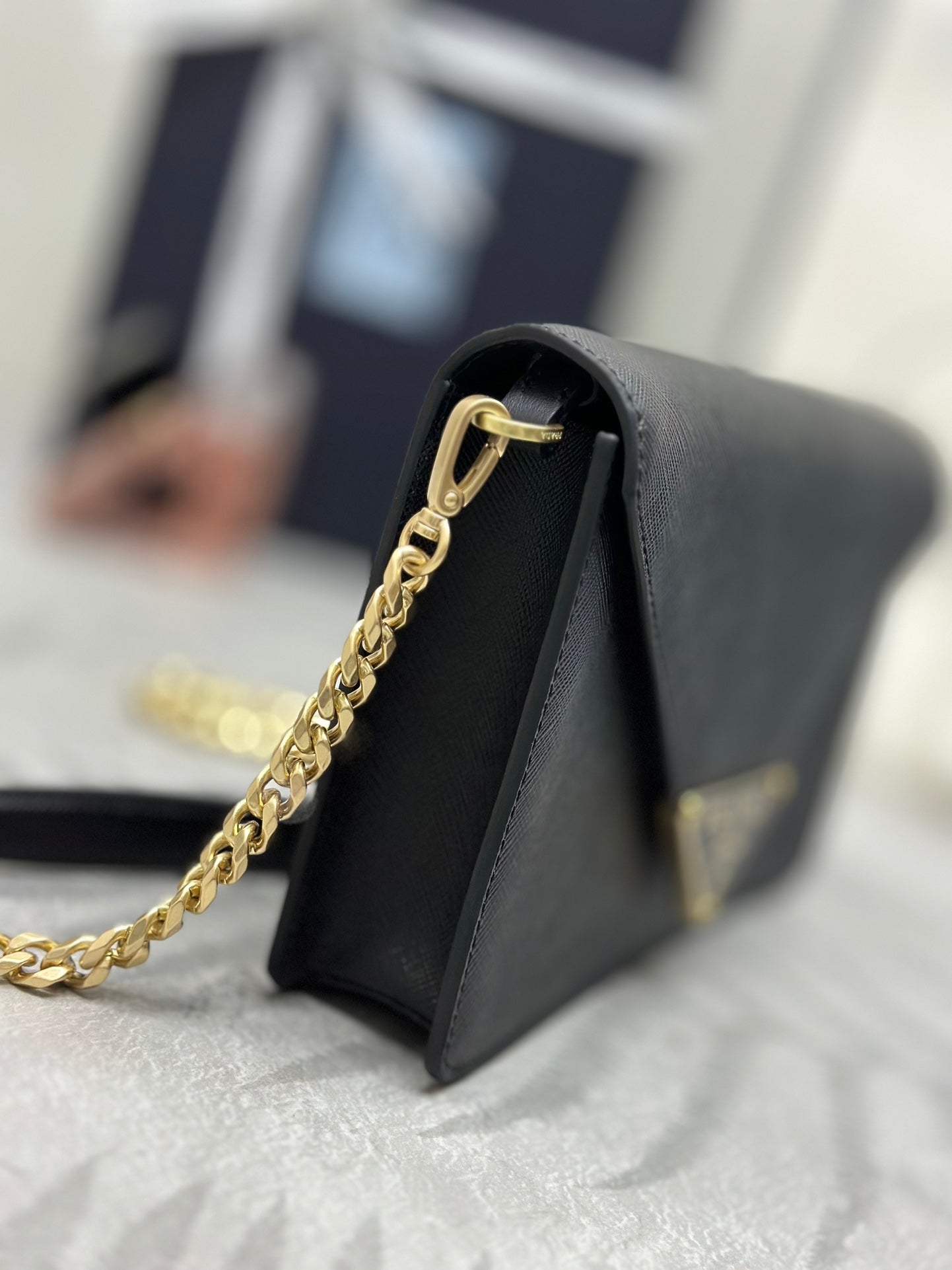 PRADA 25S SAFFIANO SHOULDER BAG 21 IN BLACK CALFSKIN GOLD HARDWARE