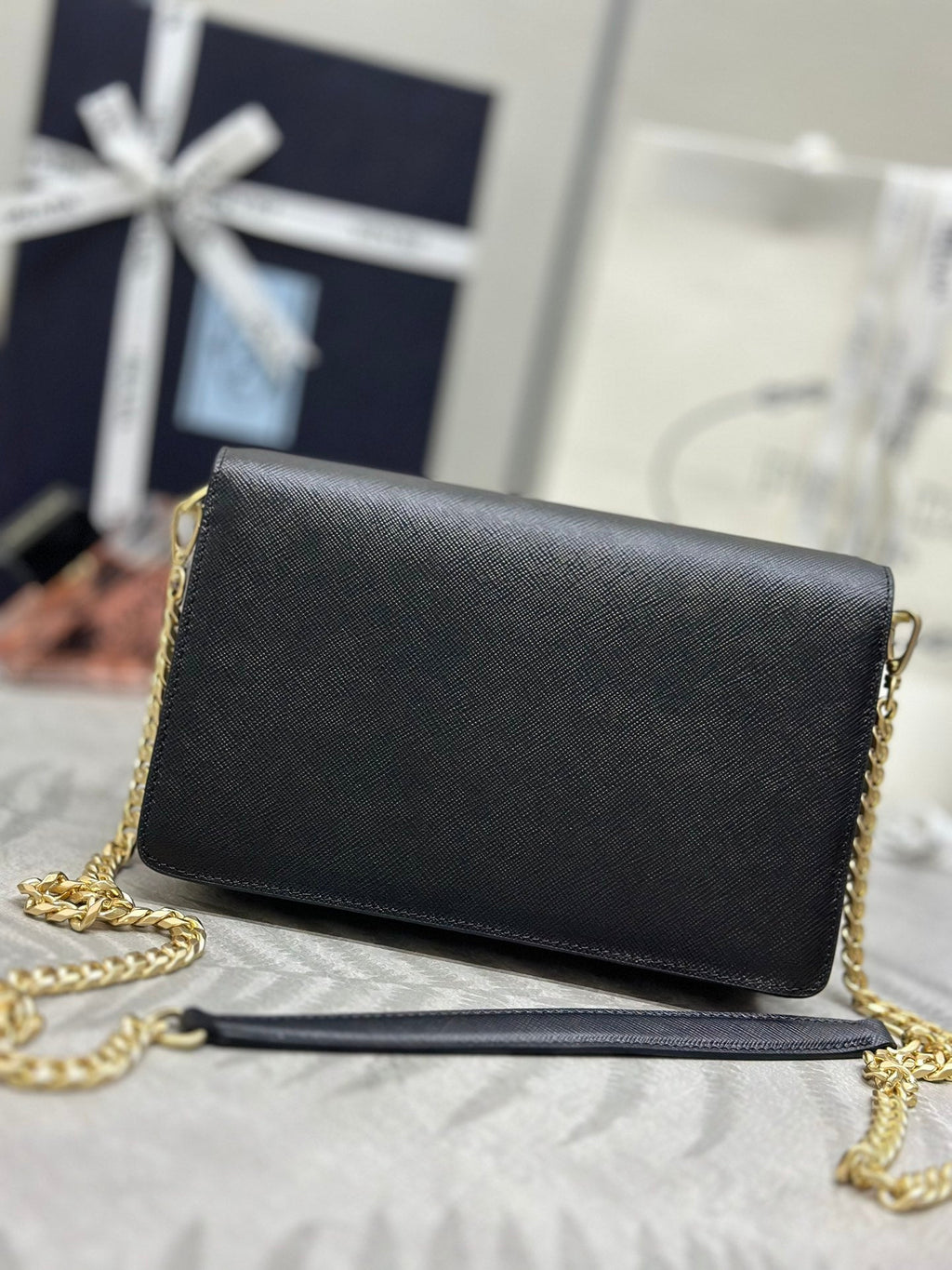 PRADA 25S SAFFIANO SHOULDER BAG 21 IN BLACK CALFSKIN GOLD HARDWARE