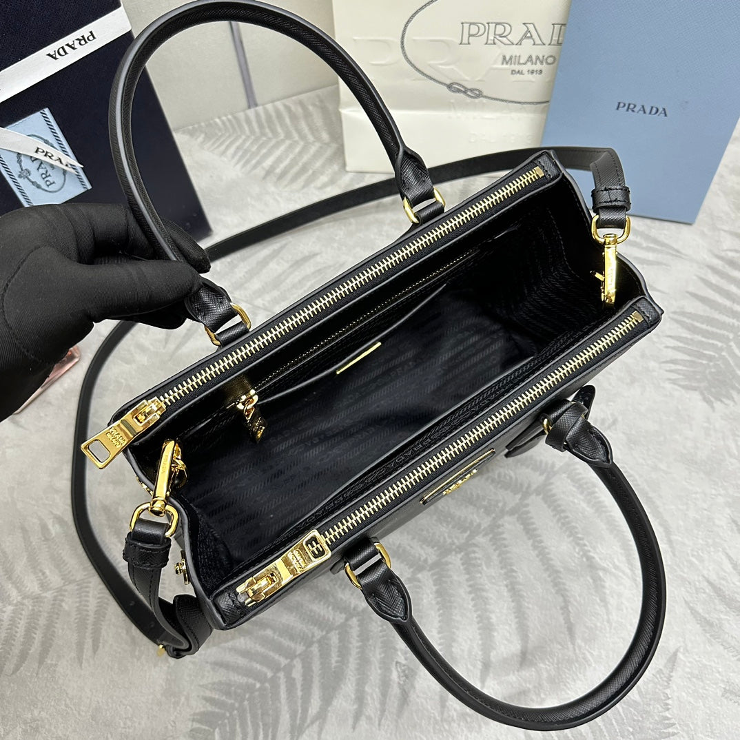 PRADA 25S GALLERIA LARGE BAG 28 IN BLACK CALFSKIN GOLD HARDWRE