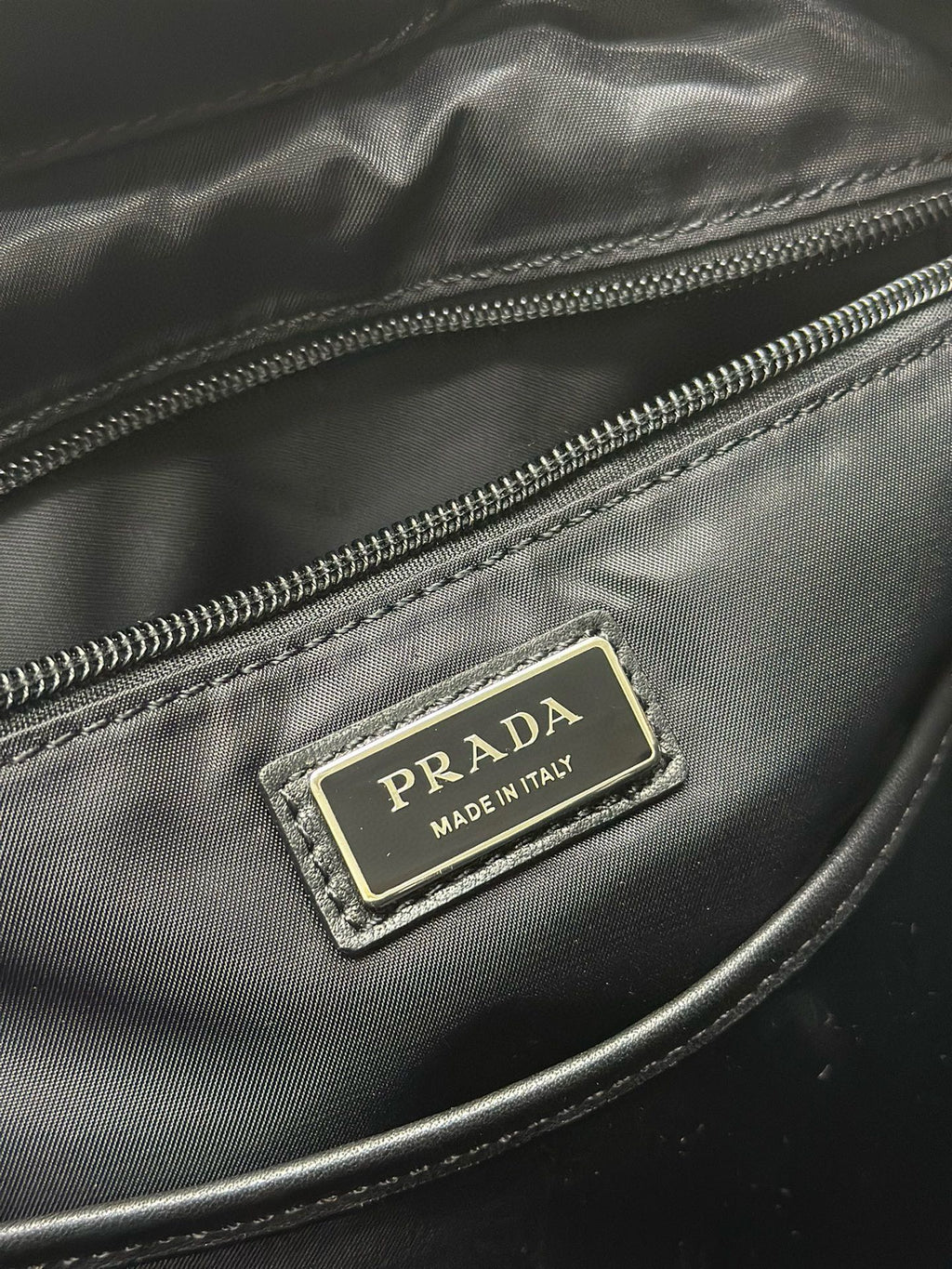 PRADA 25S BACKPACK 39 IN BLACK RE-NYLON AND SAFFIANO CALFSKIN