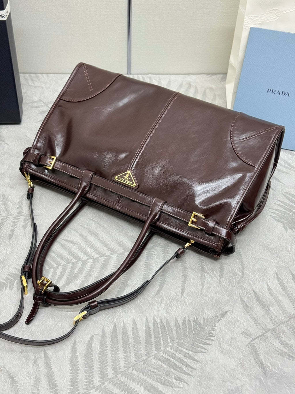 PRADA 25S BONNIE LARGE HANDBAG 38 IN DARK BROWN GLOSSY CALFSKIN GOLD HARDWARE