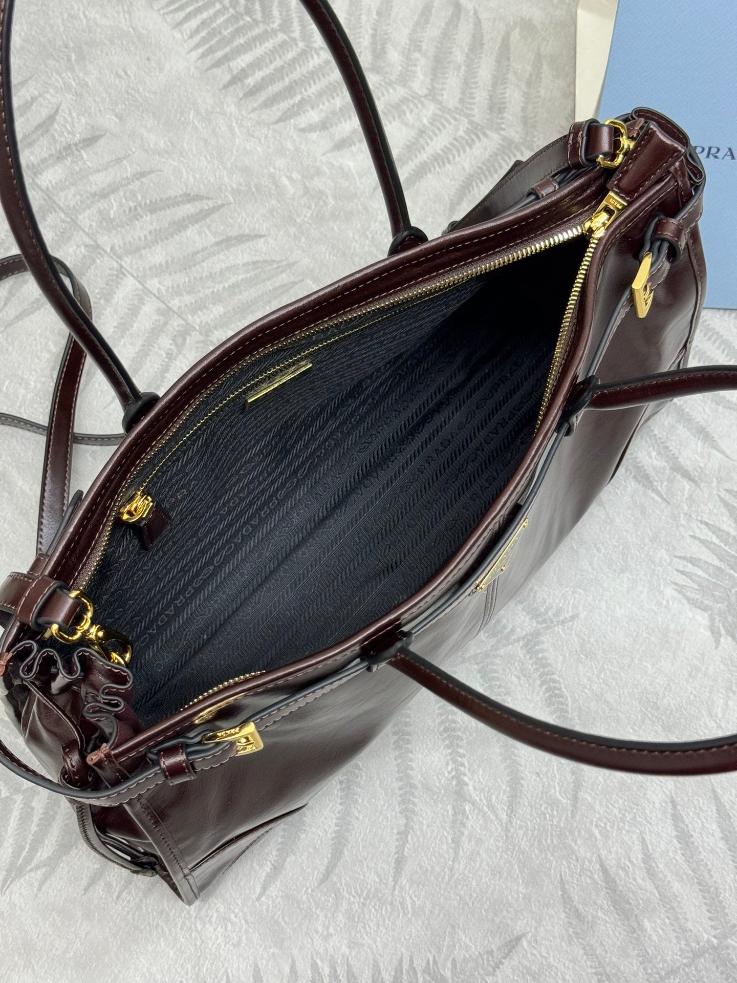 PRADA 25S BONNIE LARGE HANDBAG 38 IN DARK BROWN GLOSSY CALFSKIN GOLD HARDWRE