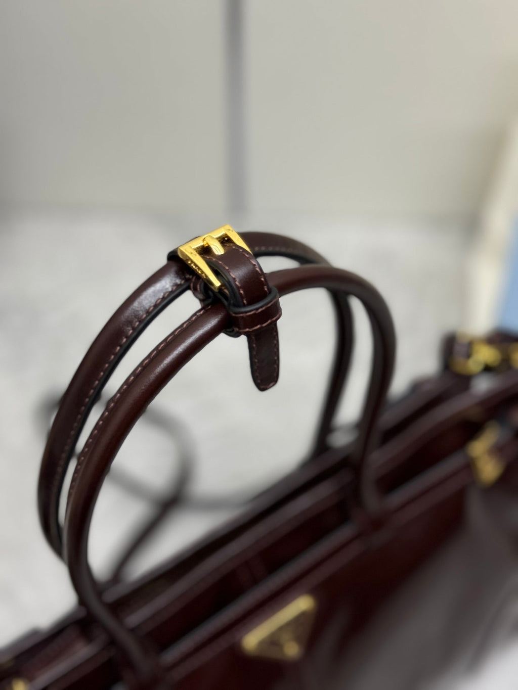 PRADA 25S BONNIE LARGE HANDBAG 38 IN DARK BROWN GLOSSY CALFSKIN GOLD HARDWRE