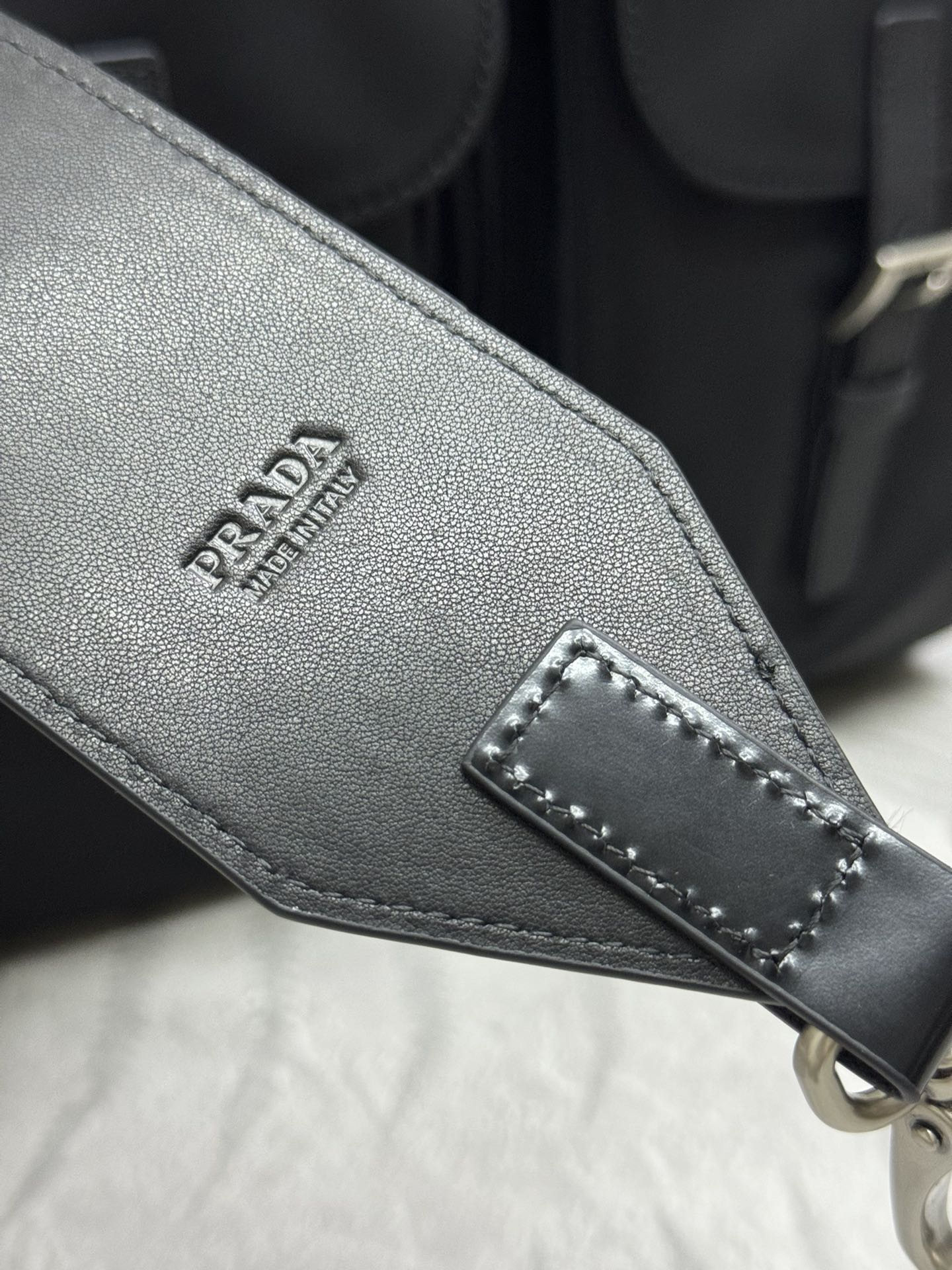 PRADA 25S MEDIUM RE-NYLON BACKPACK 39 IN BLACK WITH POUCH