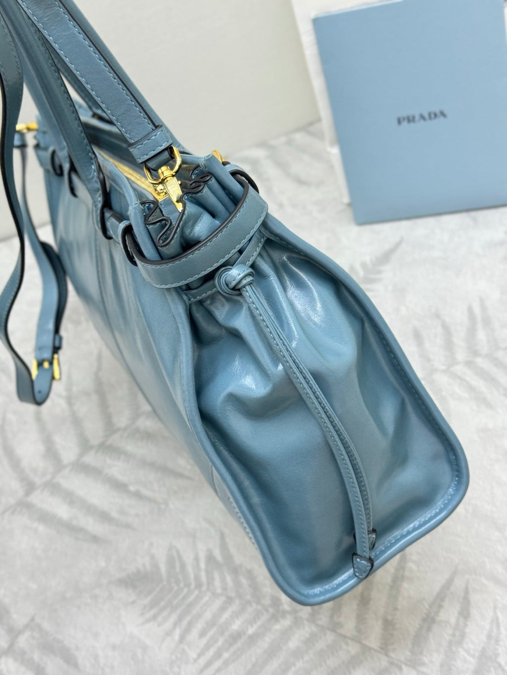 PRADA 25S BONNIE LARGE HANDBAG 38 IN LIGHT BLUE GLOSSY CALFSKIN GOLD HARDWARE