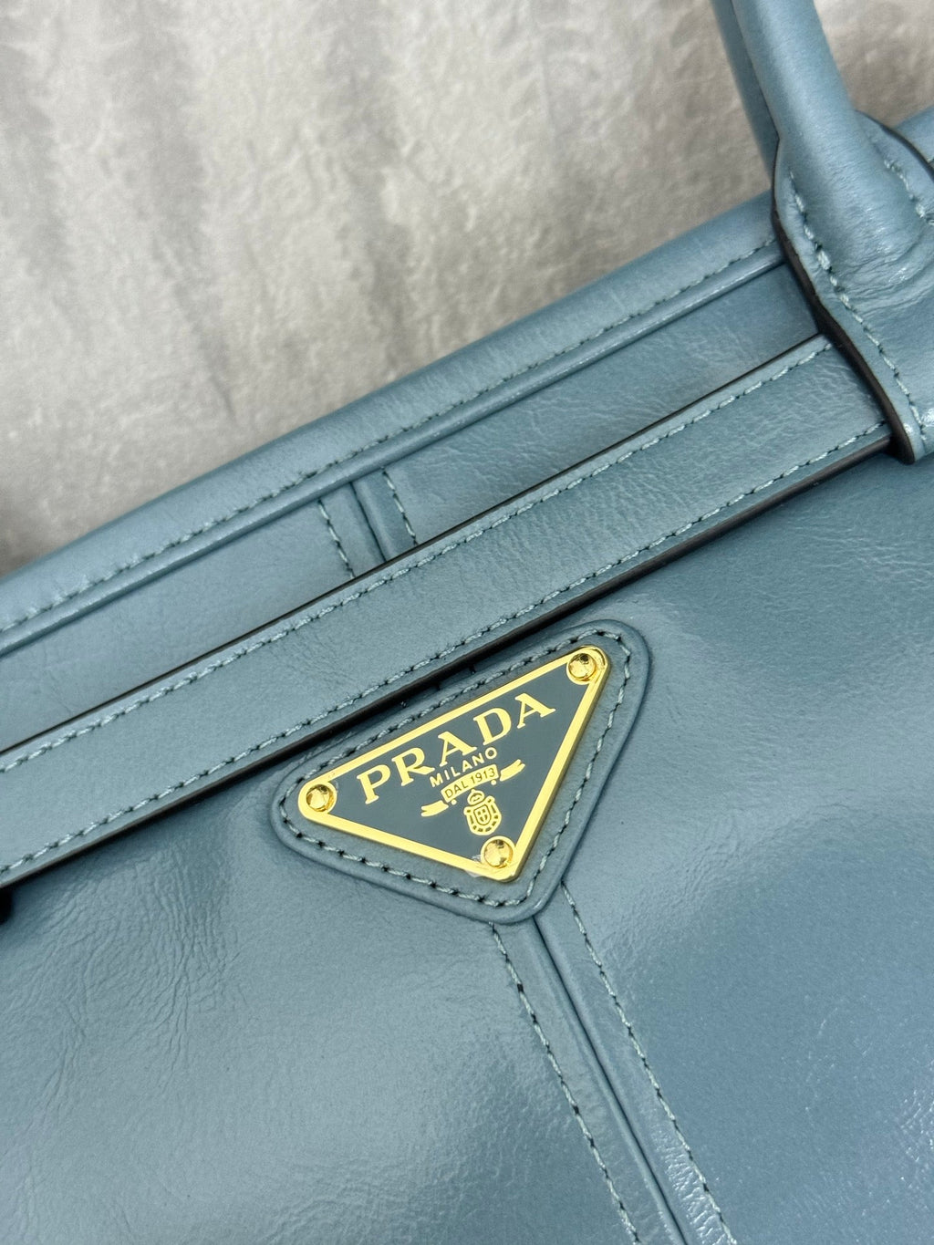 PRADA 25S BONNIE LARGE HANDBAG 38 IN LIGHT BLUE GLOSSY CALFSKIN GOLD HARDWARE