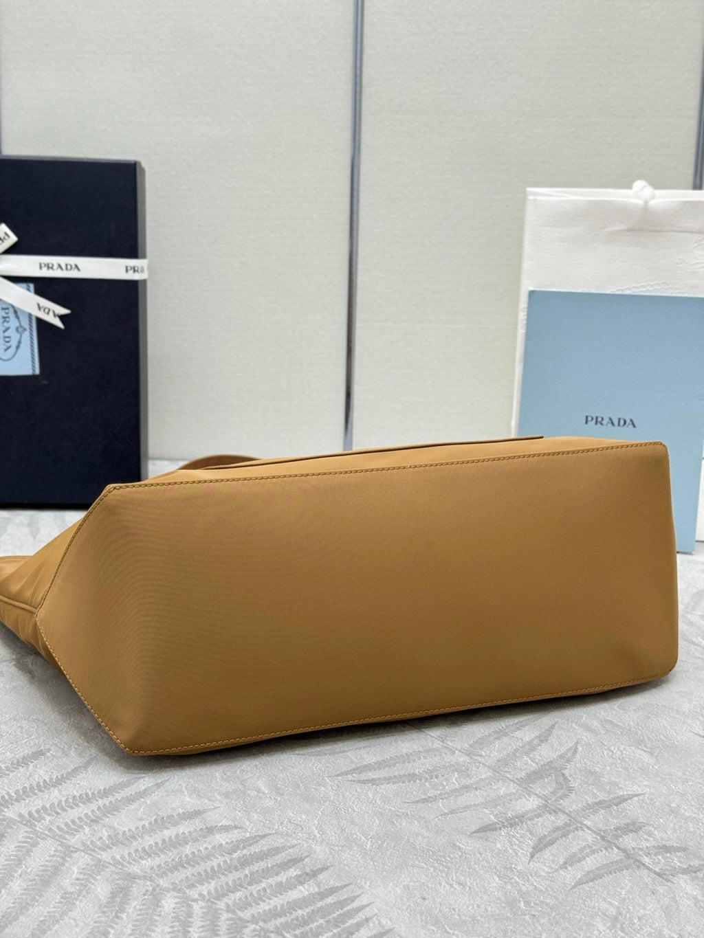 PRADA 25S RE-EDITION 1978 MEDIUM 35 IN DARK CARAMEL NYLON AND SAFFIANO CALFSKIN