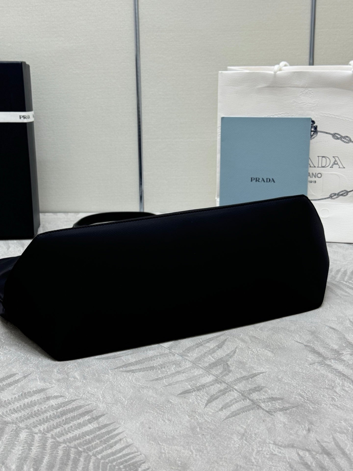 PRADA 25S RE-EDITION 1978 MEDIUM 35 IN BLACK NYLON AND SAFFIANO CALFSKIN