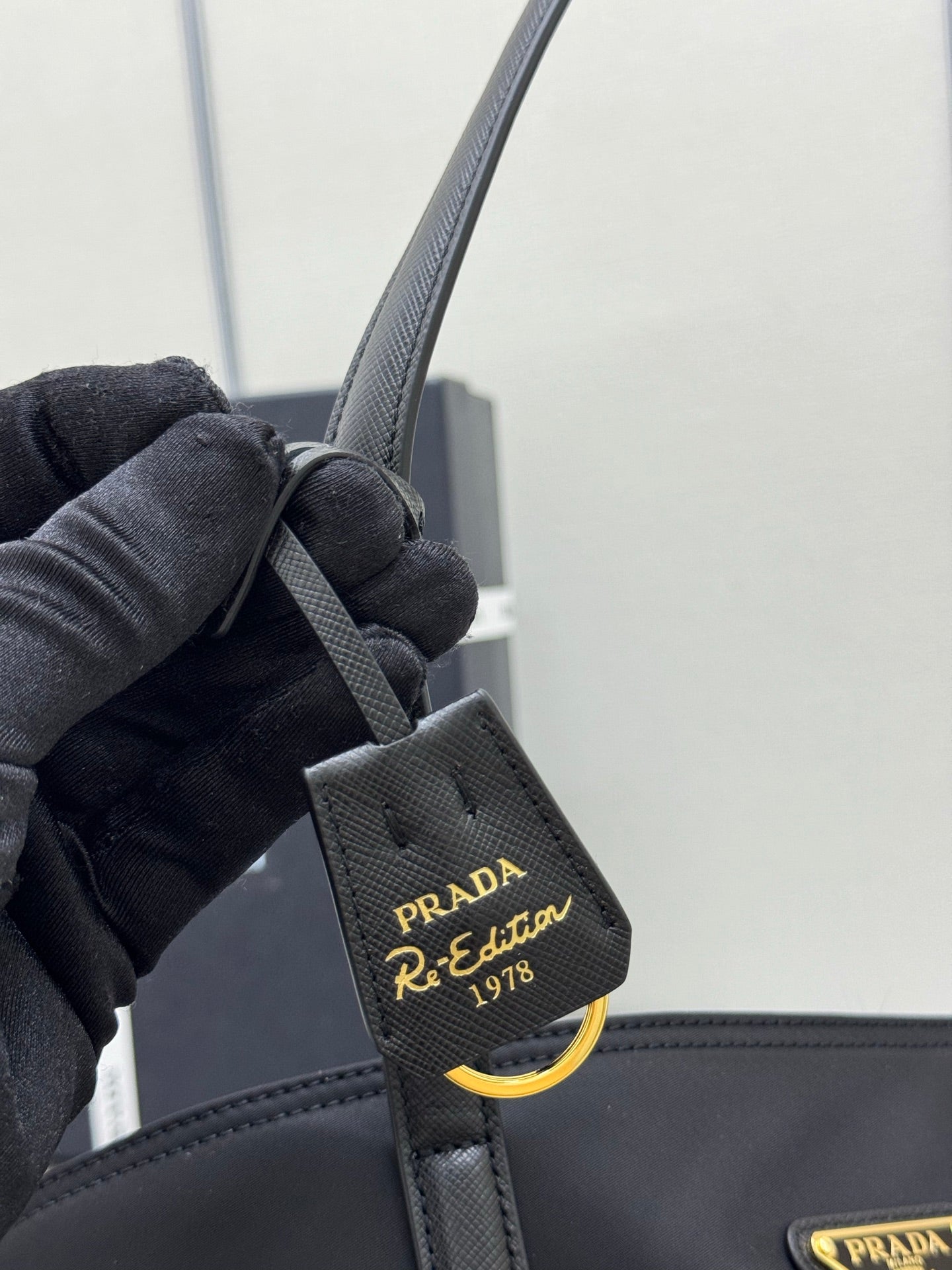 PRADA 25S RE-EDITION 1978 MEDIUM 35 IN BLACK NYLON AND SAFFIANO CALFSKIN