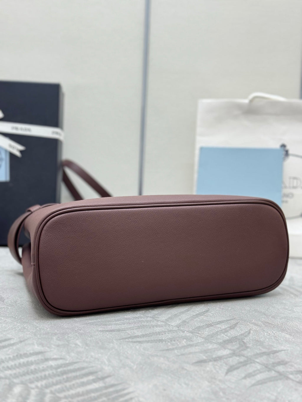 PRADA 25S BUCKLE SMALL HANDBAG 32 IN RICH BROWN CALFSKIN GOLD HARDWARE