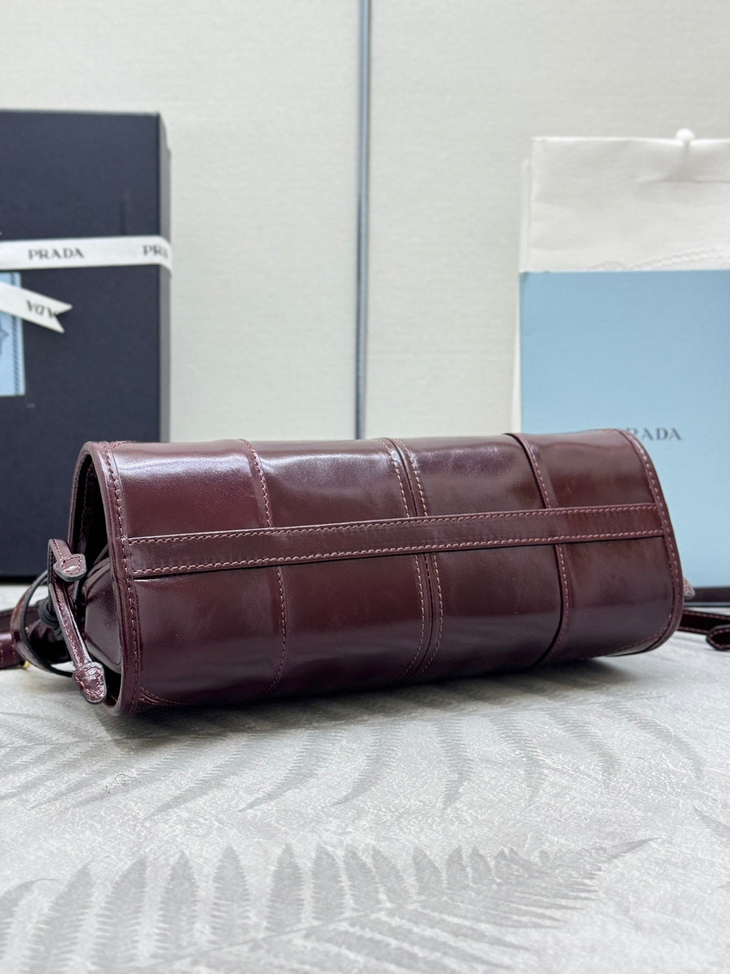 PRADA 25S BONNIE SMALL SHOULDER BAG 26 IN BURGUNDY GLOSSY CALFSKIN GOLD HARDWARE