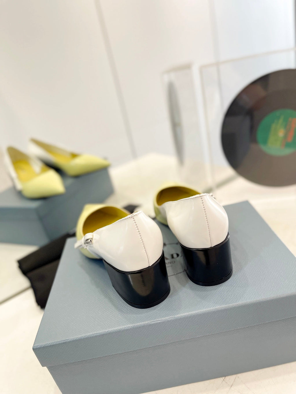 PRA BRUSHED PUMPS WHITE AND LEMON CALFSKIN