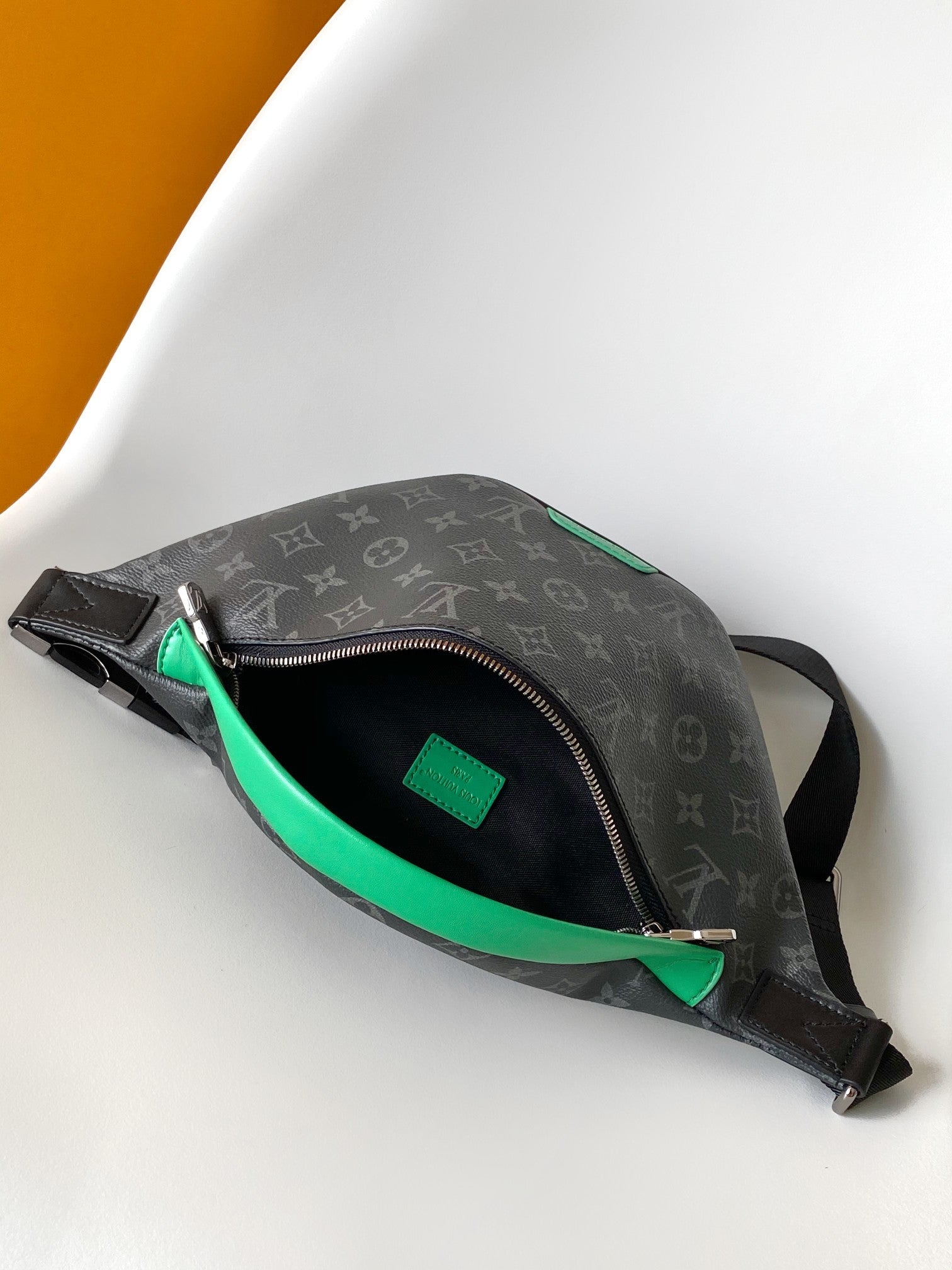 LV 25S DISCOVERY BUMBAG 44 IN BLACK NEON JADE MONOGRAM ECLIPSE CANVAS AND CALFSKIN