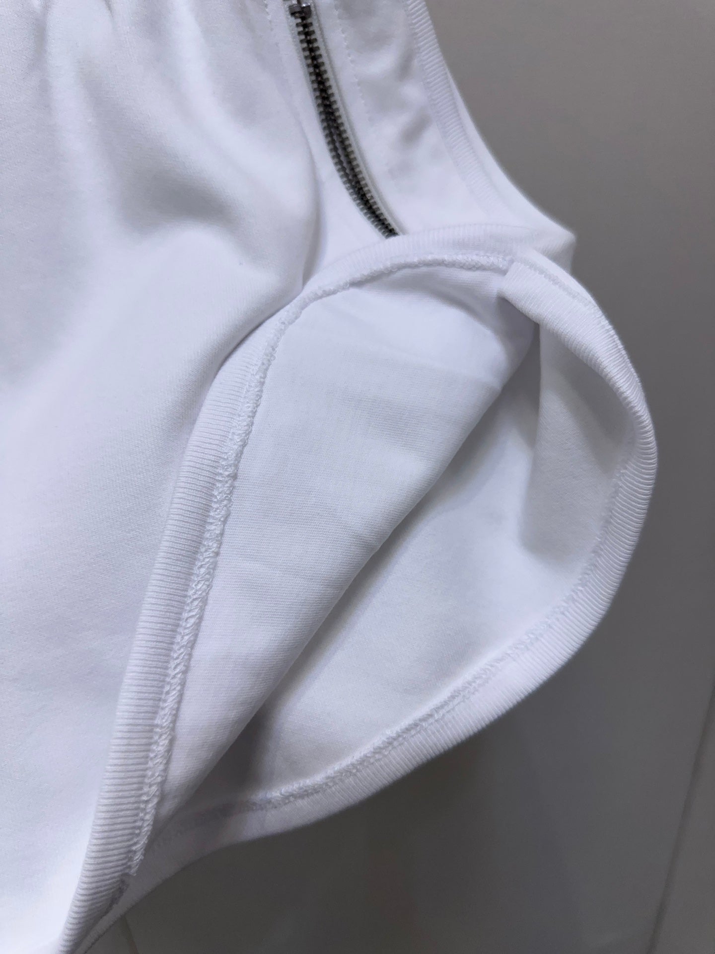 LV 25S SPORTS SHORTS 0140