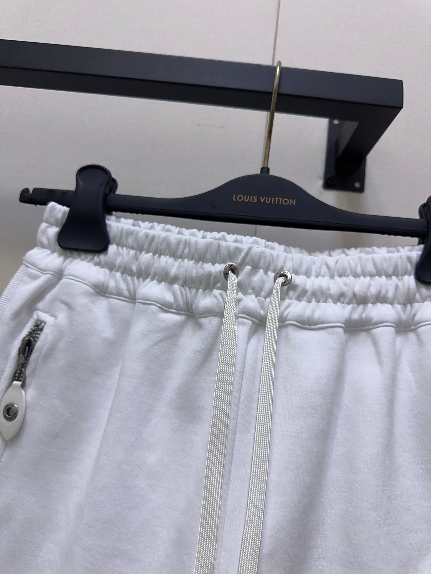 LV 25S SPORTS SHORTS 0140