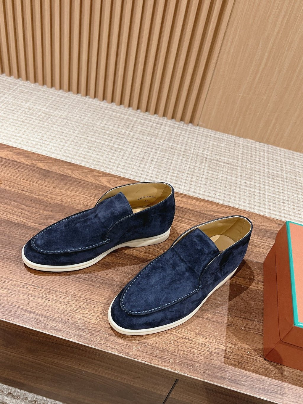 LP OPEN WALK LOAFERS NAVY SUEDE