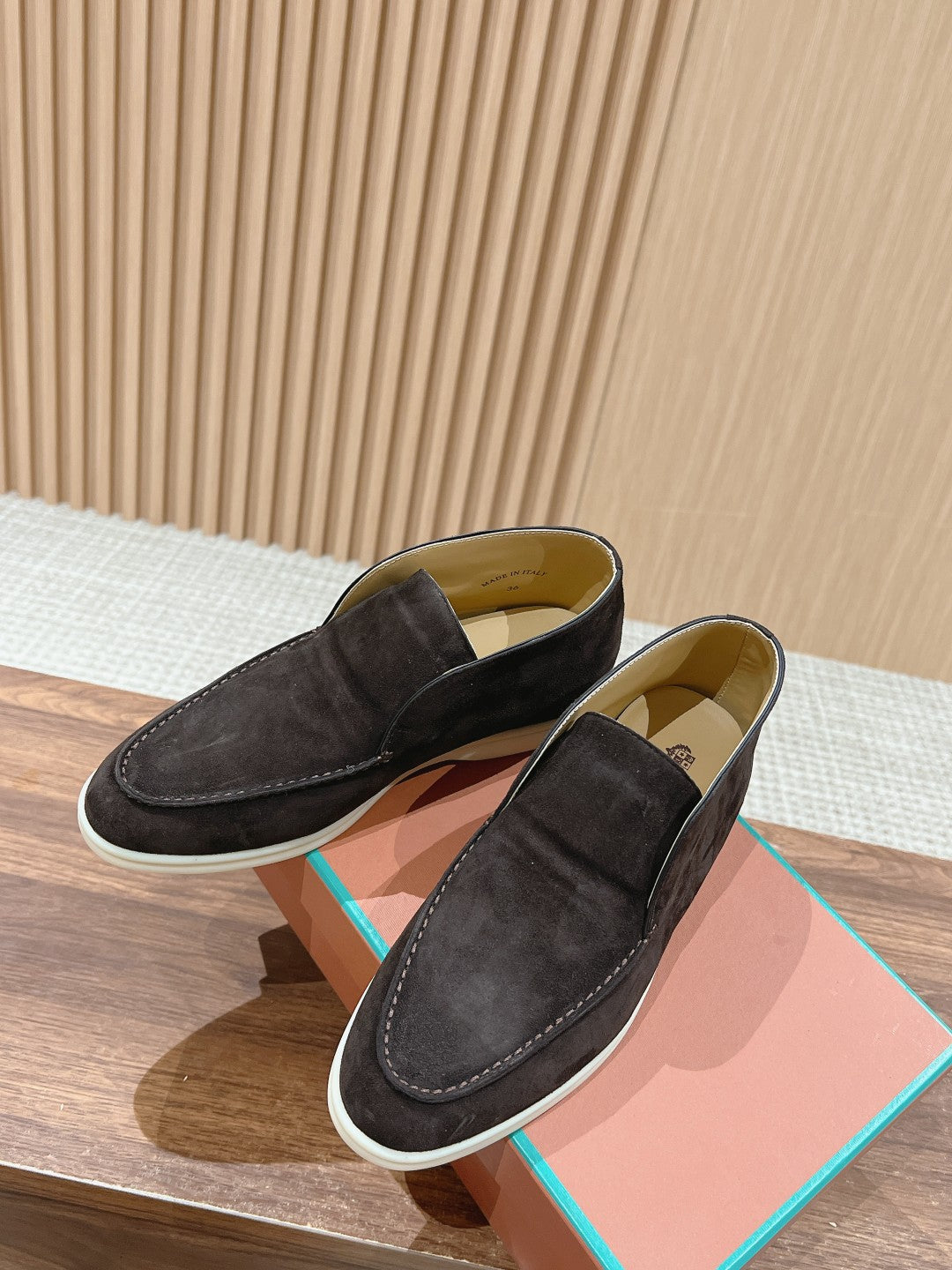 LP OPEN WALK LOAFERS CHARCOAL SUEDE