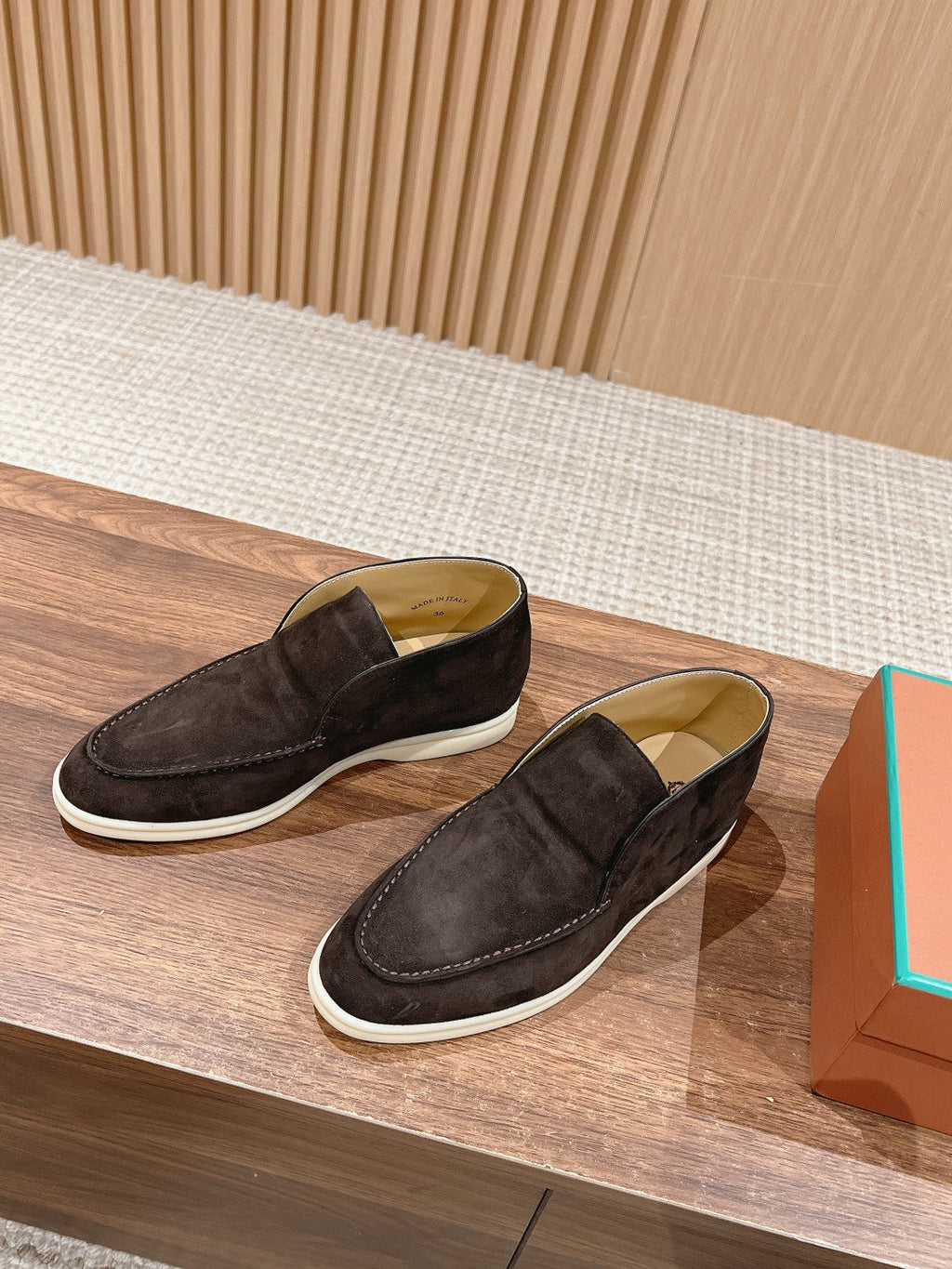 LP OPEN WALK LOAFERS CHARCOAL SUEDE