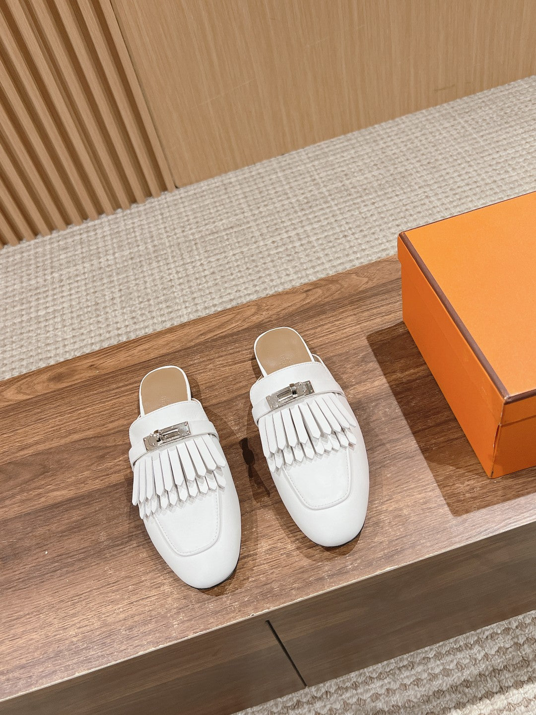 0Z Mule Fringed White