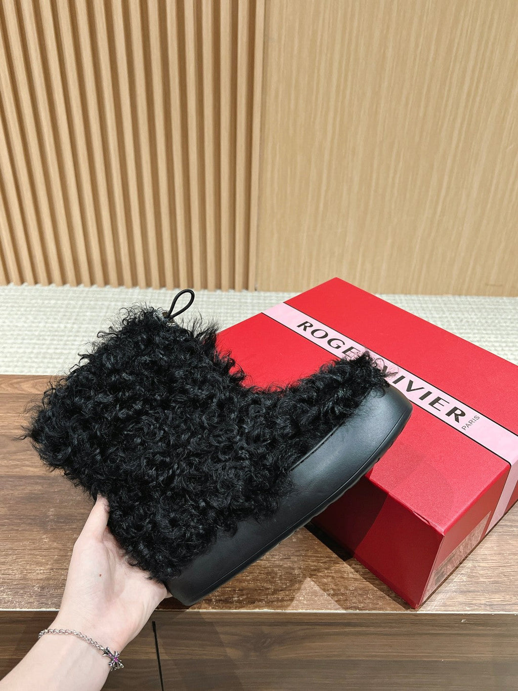 VIV' RANGERS SHEARLING ANKLE BOOT IN BLACK SHEEPSKIN