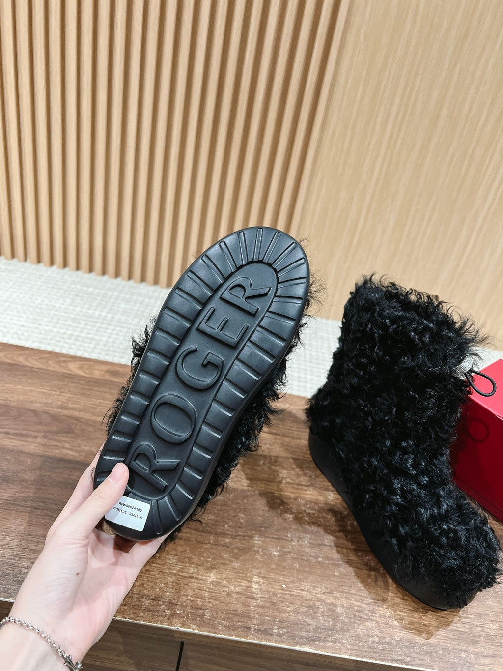 VIV' RANGERS SHEARLING ANKLE BOOT IN BLACK SHEEPSKIN