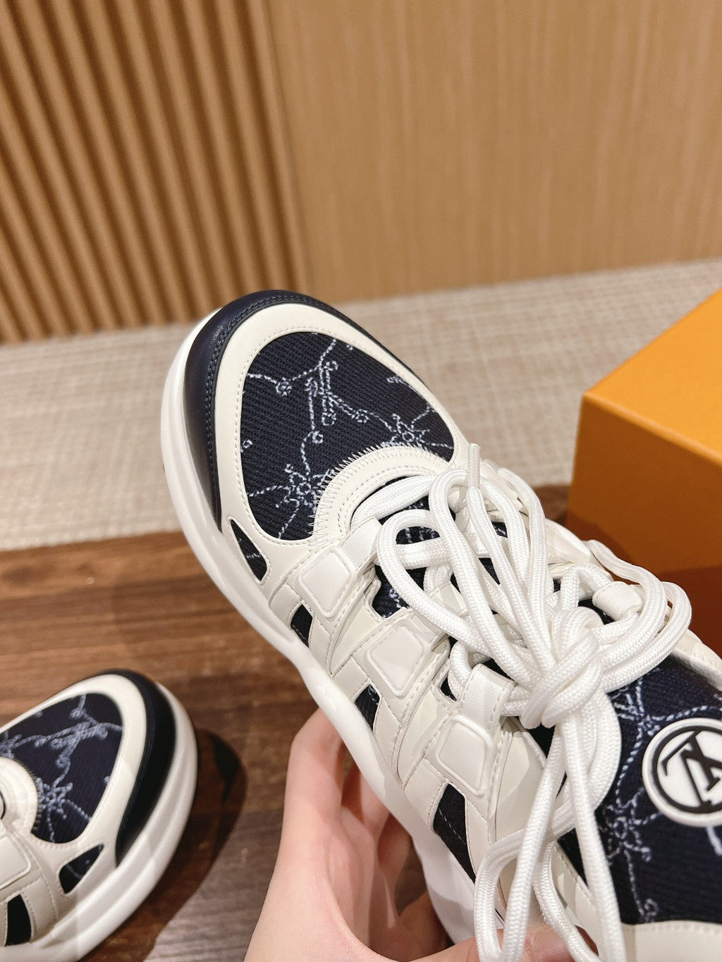 LV ARCHLIGHT SNEAKER IN WHITE MIX BLACK CALFSKIN AND MONOGRAM DENIM 101073