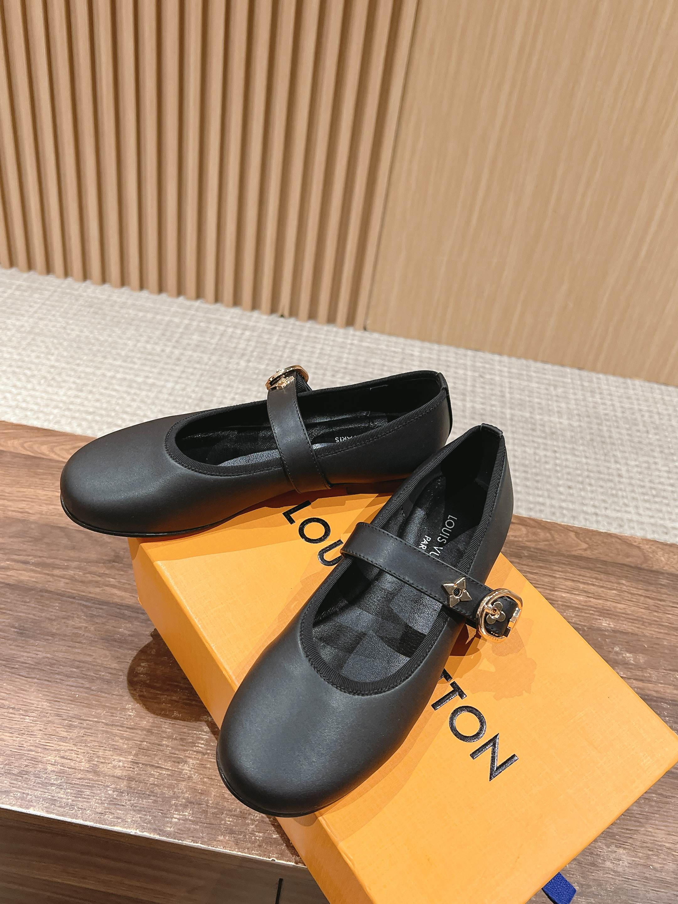 MARY JANE FLAT IN BLACK CALFSKIN 168943