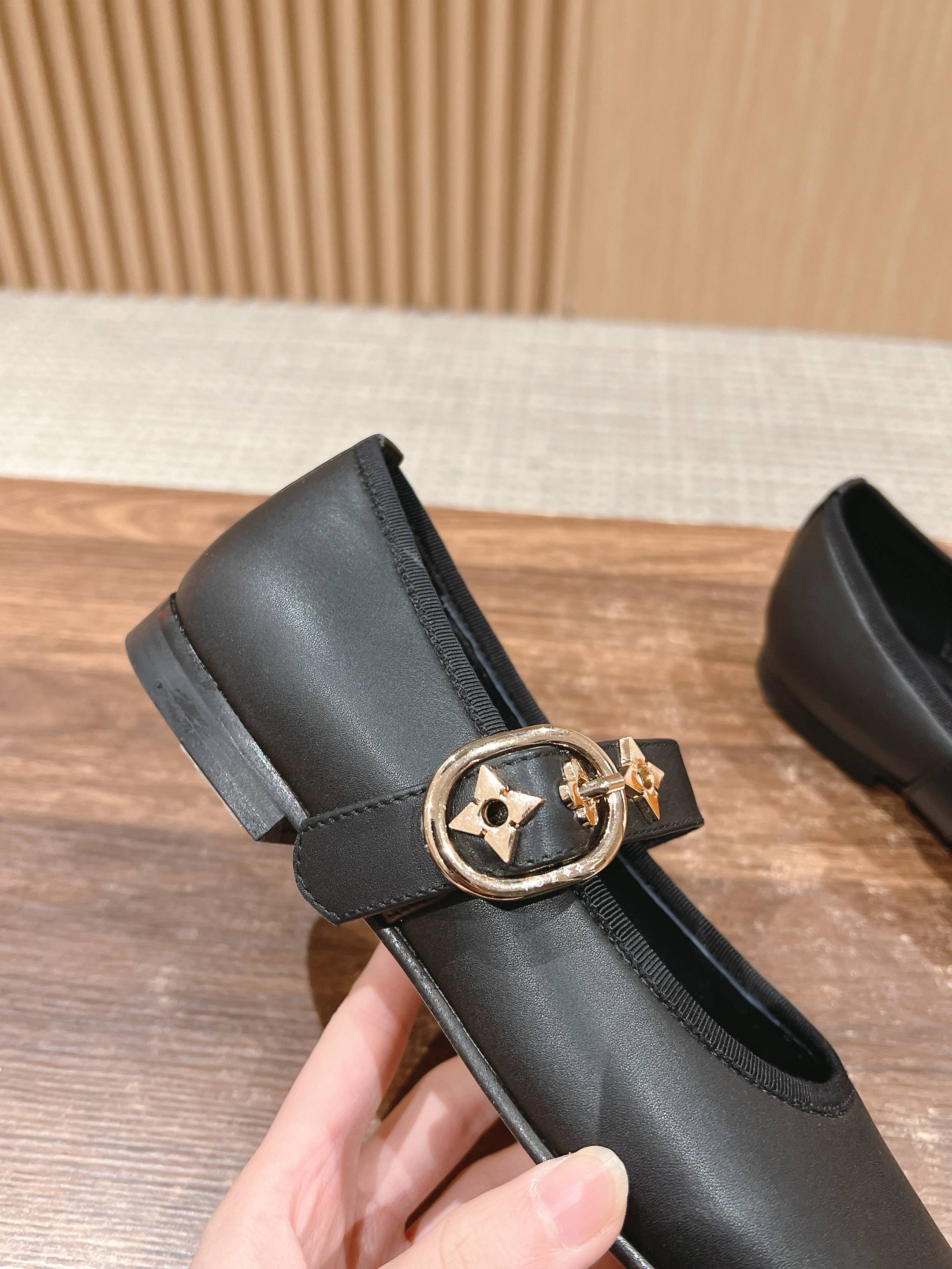 MARY JANE FLAT IN BLACK CALFSKIN 168943