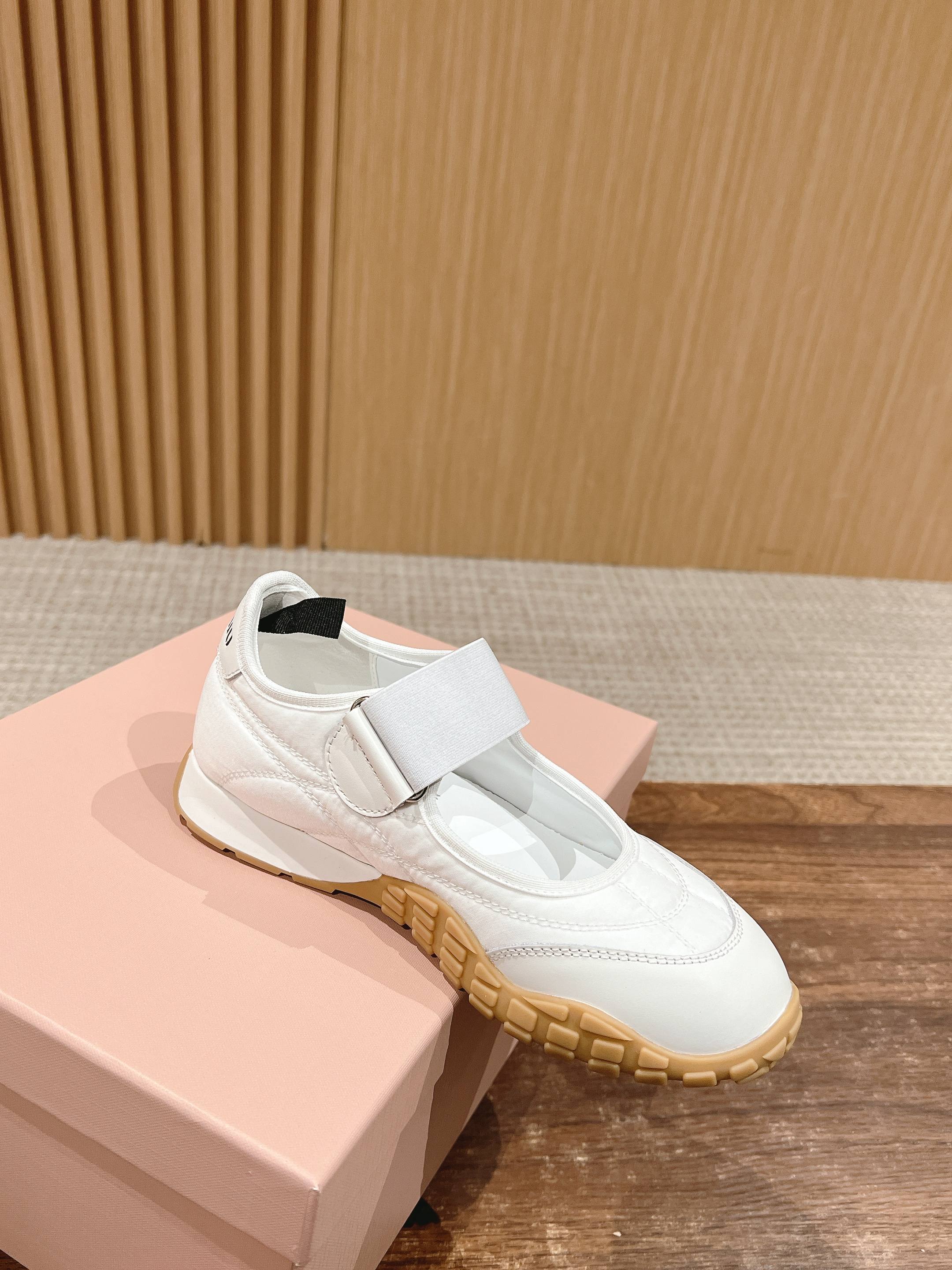 BALLET SHOES IN WHITE LAMBSKIN AND FABRIC ANTI-SLIP RUBBER SOLE