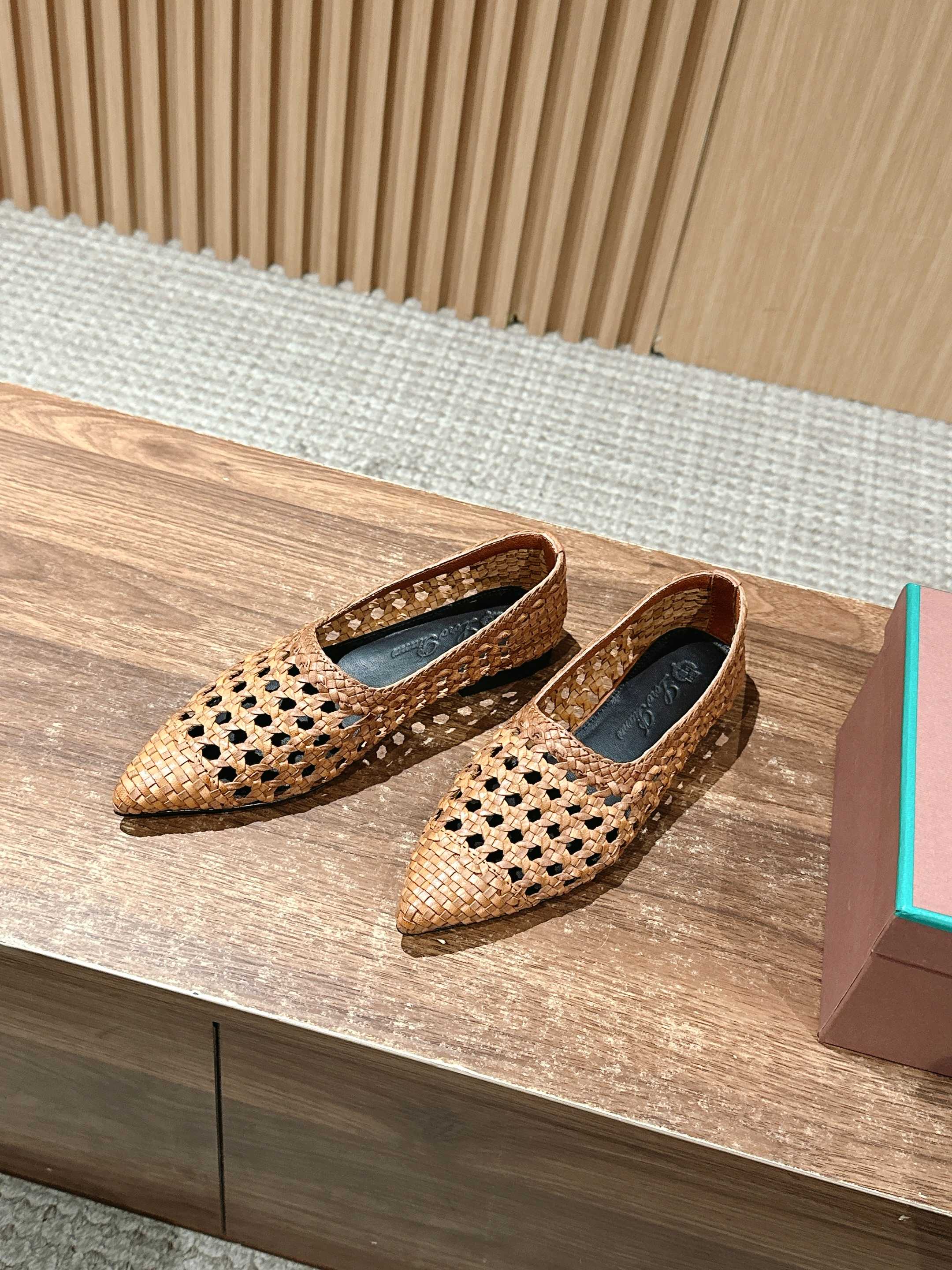 LP POINTED-TOE BALLET FLATS 25S IN LIGHT BROWN LAMBSKIN