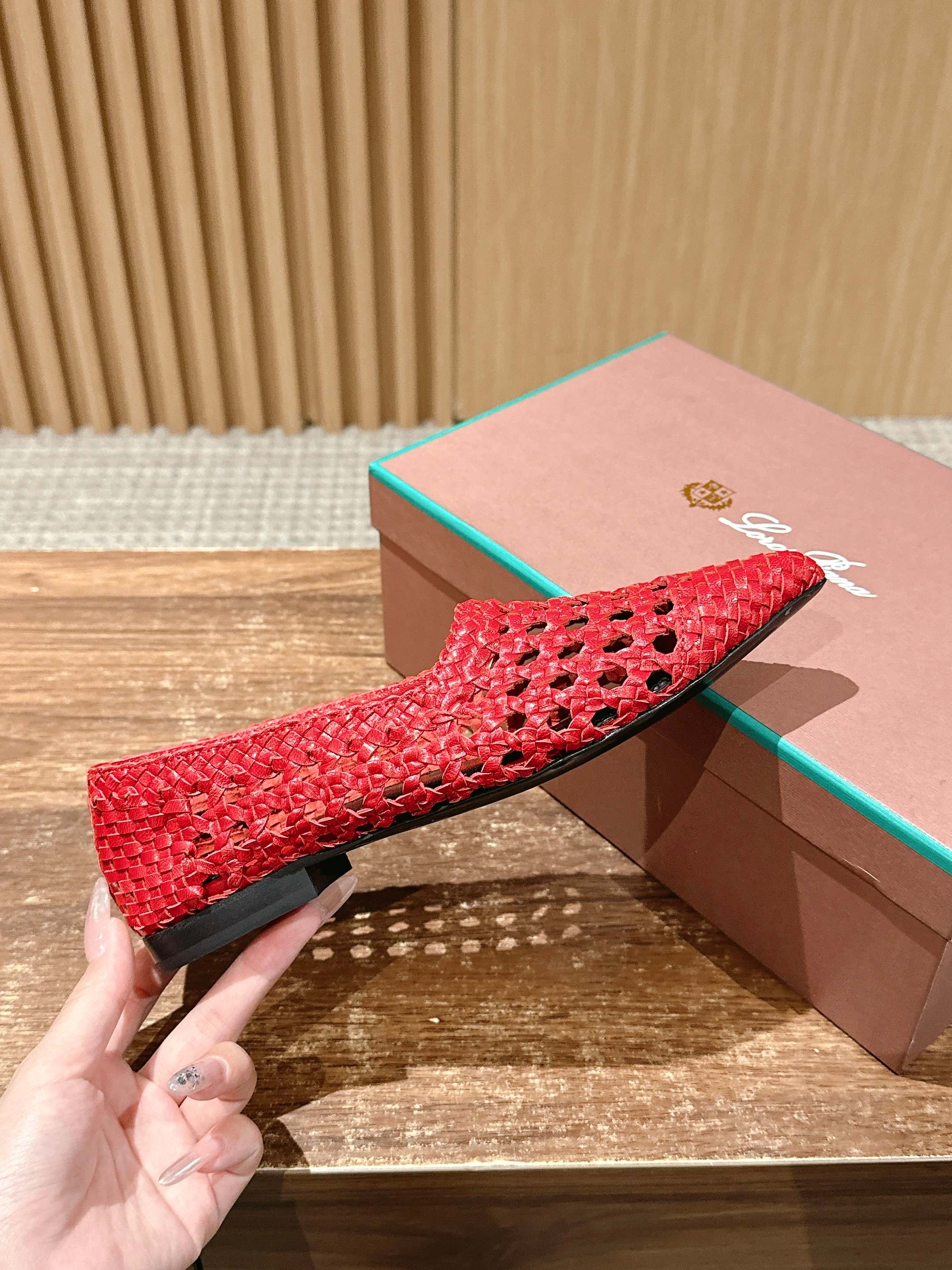 LP POINTED-TOE BALLET FLATS 25S IN RED LAMBSKIN