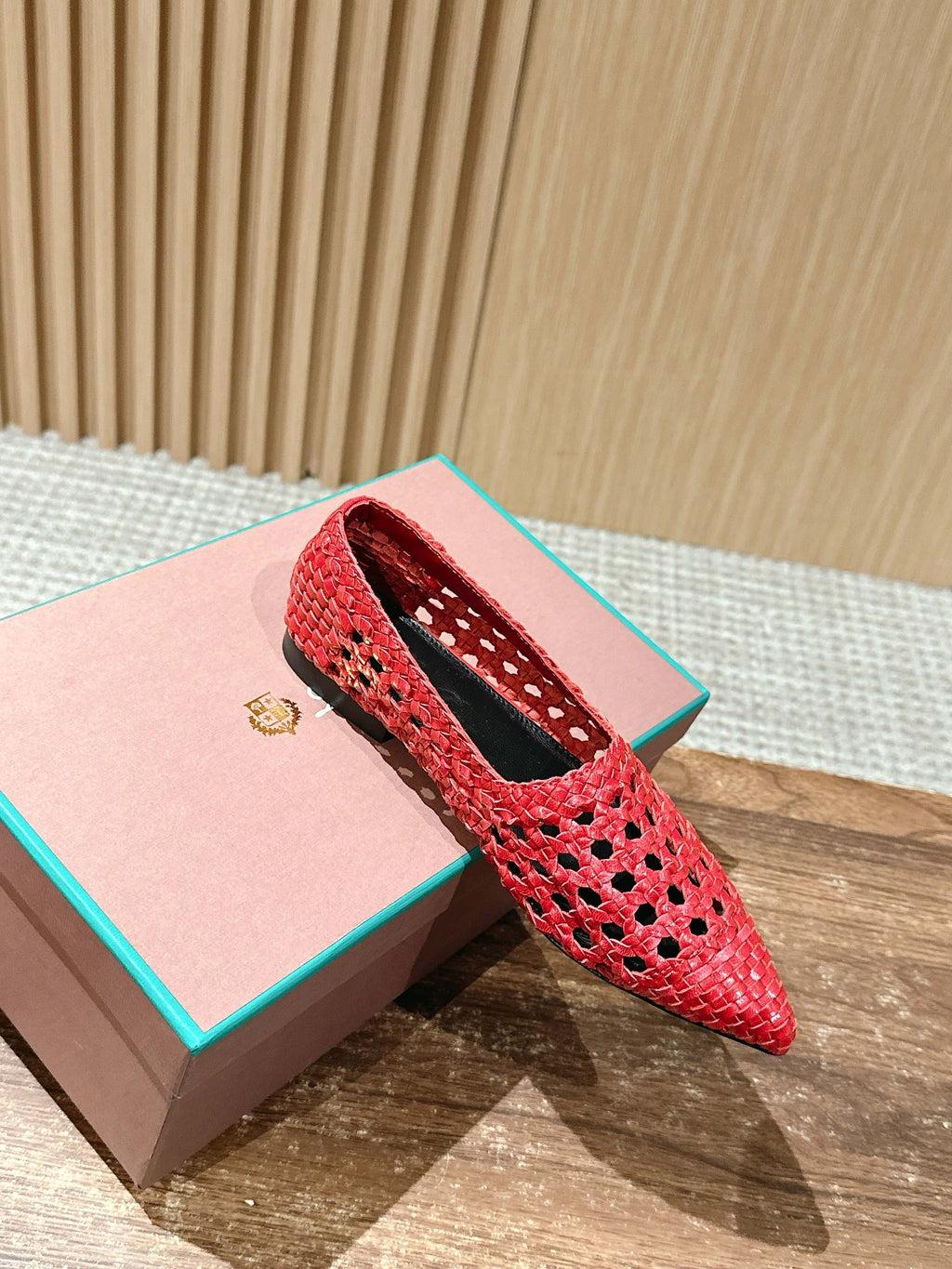 LP POINTED-TOE BALLET FLATS 25S IN RED LAMBSKIN